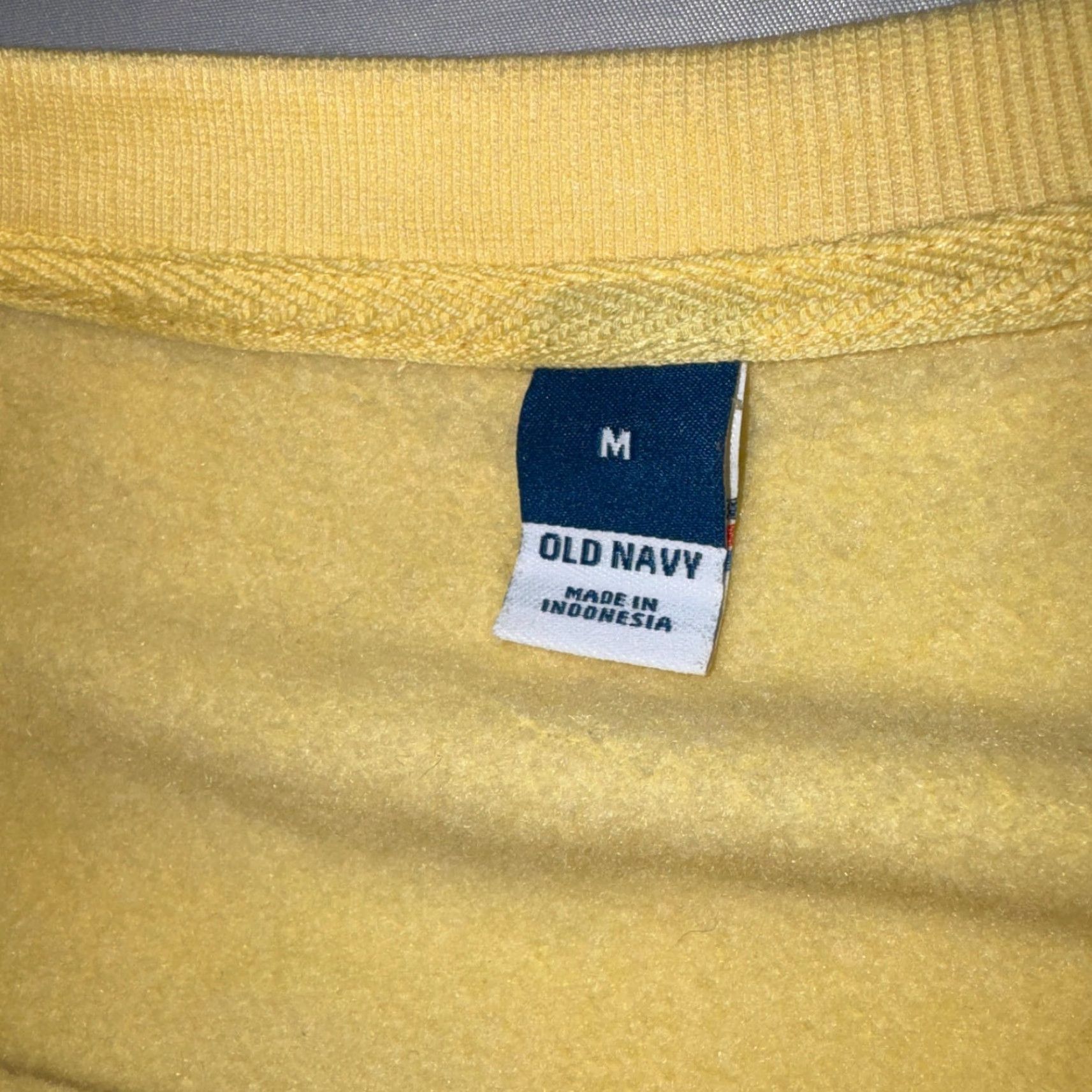 Old Navy Equality Is A Human Right Patches Sweatshirt Yellow Hoodie Womens M Old Navy Logo Sweatshirt Crew Neck Long Sleeve Solid Size M / US 6-8 / IT 42-44 - 4 Thumbnail