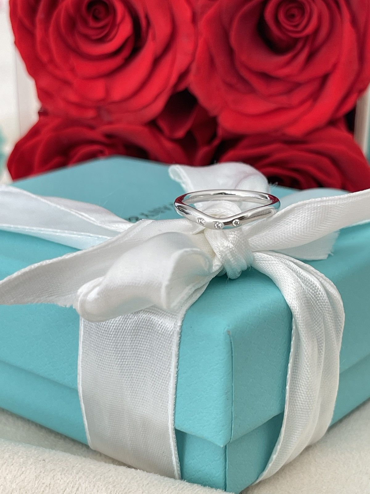 Tiffany & Co. Tiffany & Co. Elsa Peretti Curved Band WG 3 Dia 4.5 $1500 Size ONE SIZE - 9 Thumbnail