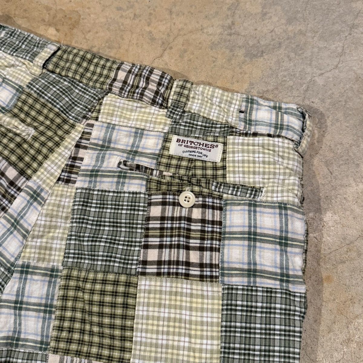 Vintage Vintage 2000s Patchwork Madras Plaid Shorts ERD Grunge Y2K Size US 32 / EU 48 - 8 Thumbnail