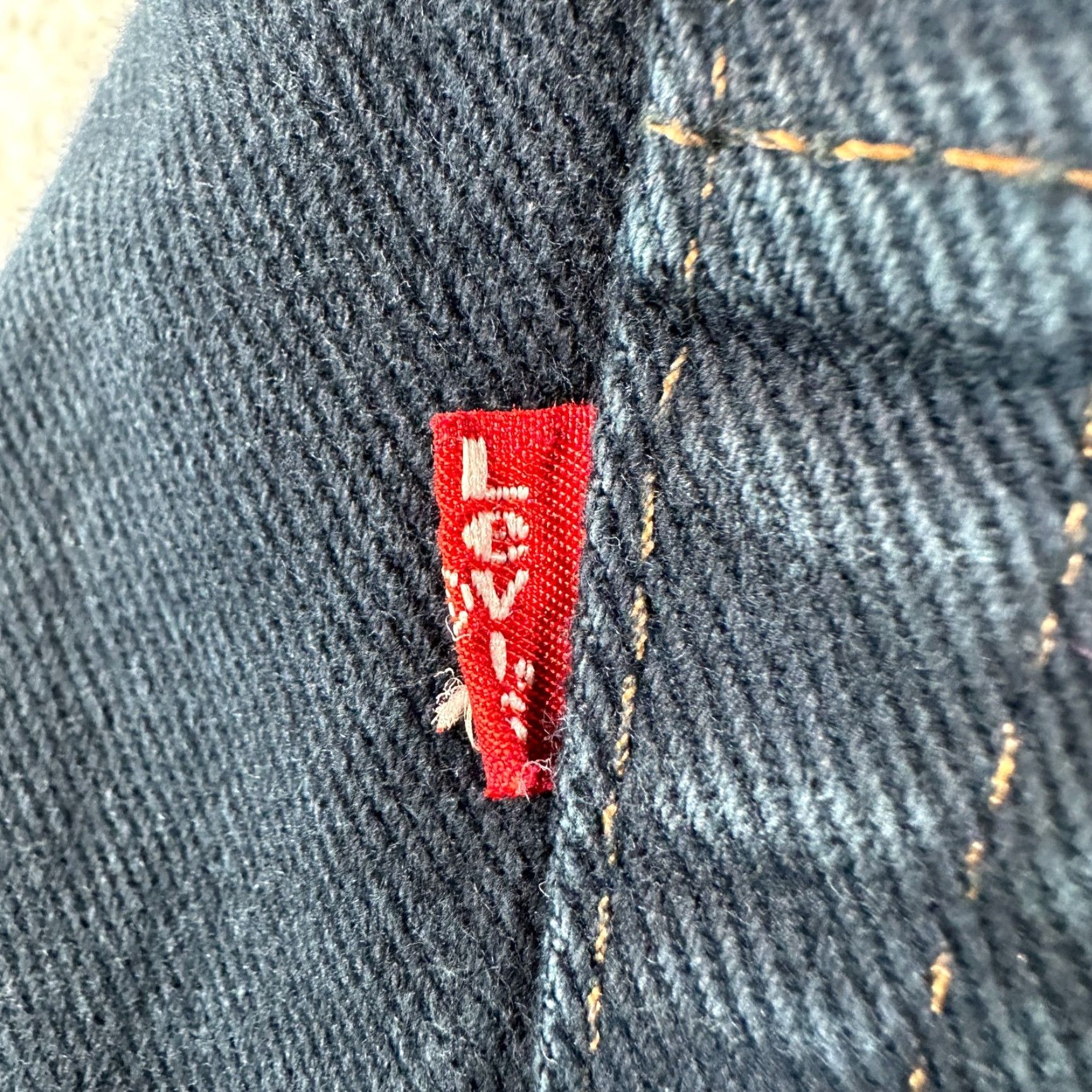 Levi's VINTAGE Levi's 550 Jeans Mens 36x30 Dark Wash Denim Relaxed Fit 90s Made in USA Size US 36 / EU 52 - 3 Thumbnail
