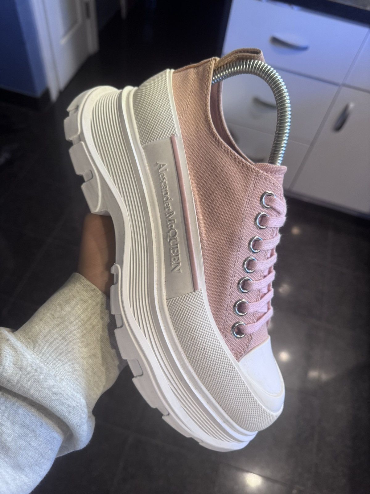 Alexander McQueen Alexander mqueen size 38 lighly worn take $190 Size US 7 / IT 37 - 1 Thumbnail