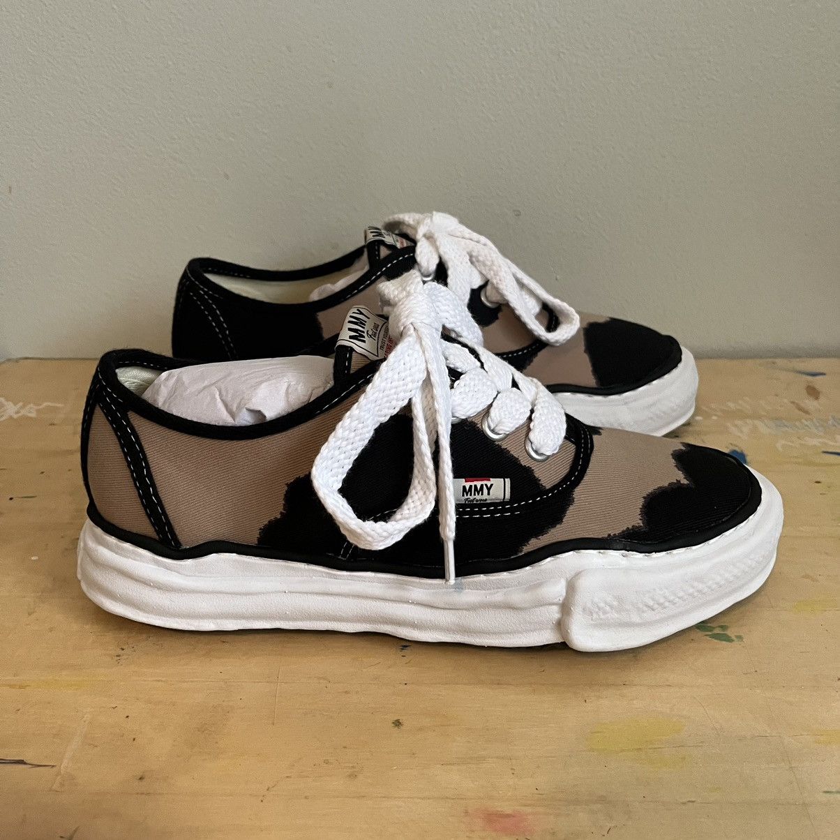 Maison MIHARA YASUHIRO Cow Print Baker Low Shoe Size US 8 / EU 41 - 1 Thumbnail