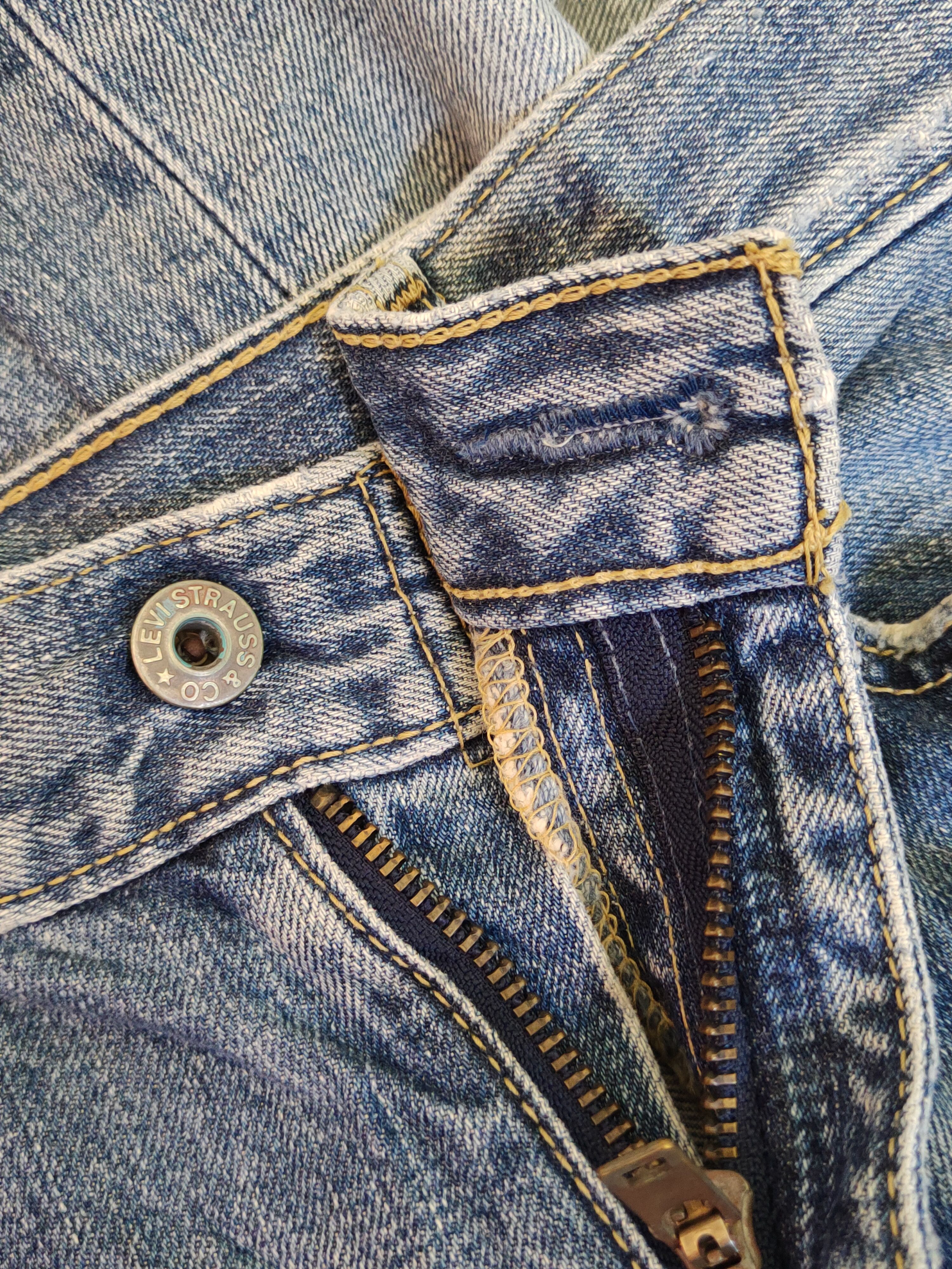 Levi's 502 Levi's Blue Distressed Ripped Jeans #S1639 Size US 31 - 15 Thumbnail
