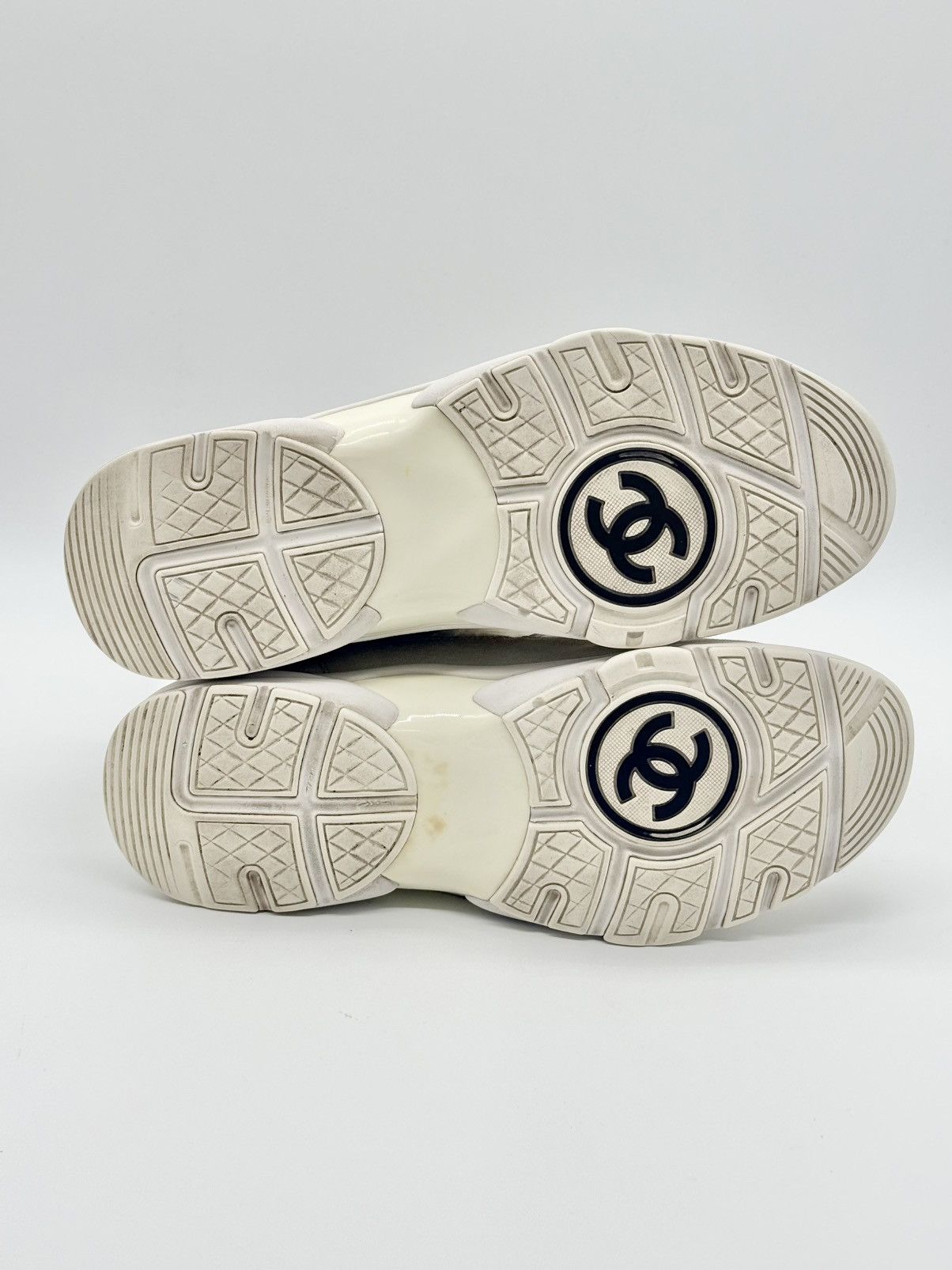 Chanel Size 7.5 - Chanel CC Logo Sneaker White Size US 7.5 / EU 40-41 - 6 Thumbnail