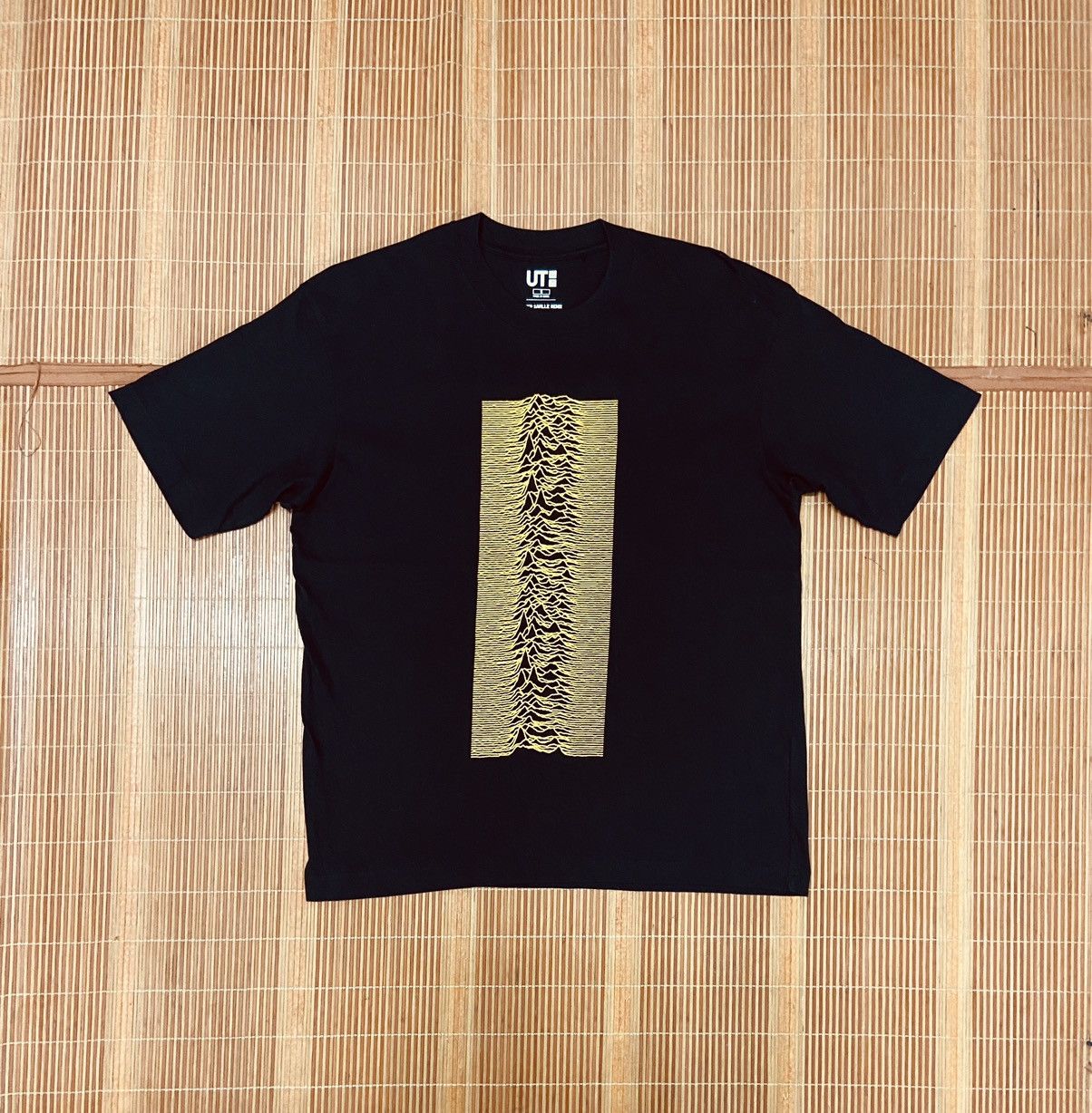 Band Tees × Uniqlo PETER SAVILLE JOY DIVISION TEE Size US S / EU 44-46 / 1 - 1 Thumbnail
