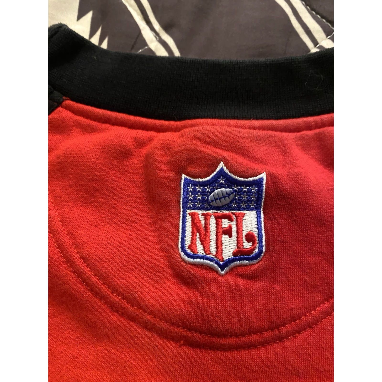 Reebok VINTAGE Reebok Tampa Bay Buccaneers Crewneck Sweatshirt XL Red Embroidered Team Apparel Men’s Pullover Winter Sports Size US XL / EU 56 / 4 - 6 Thumbnail
