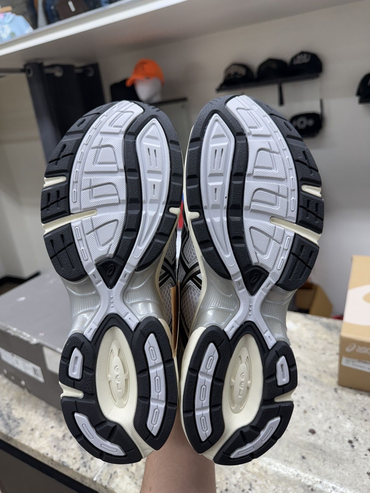 Asics Asic White/Cloud Grey 1130s Size US 11 / EU 44 - 5 Thumbnail