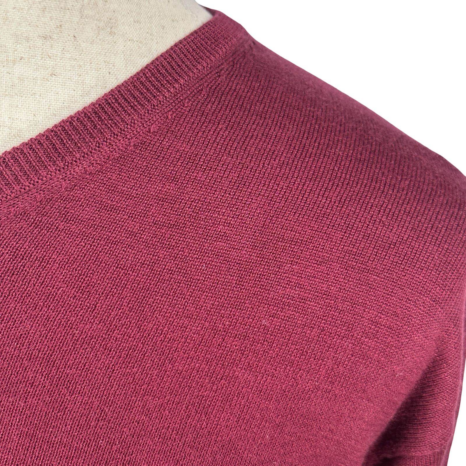 Peter Millar Peter Millar Sweater Men’s XL Burgundy Silk Cashmere V-Neck Size US XL / EU 56 / 4 - 3 Thumbnail