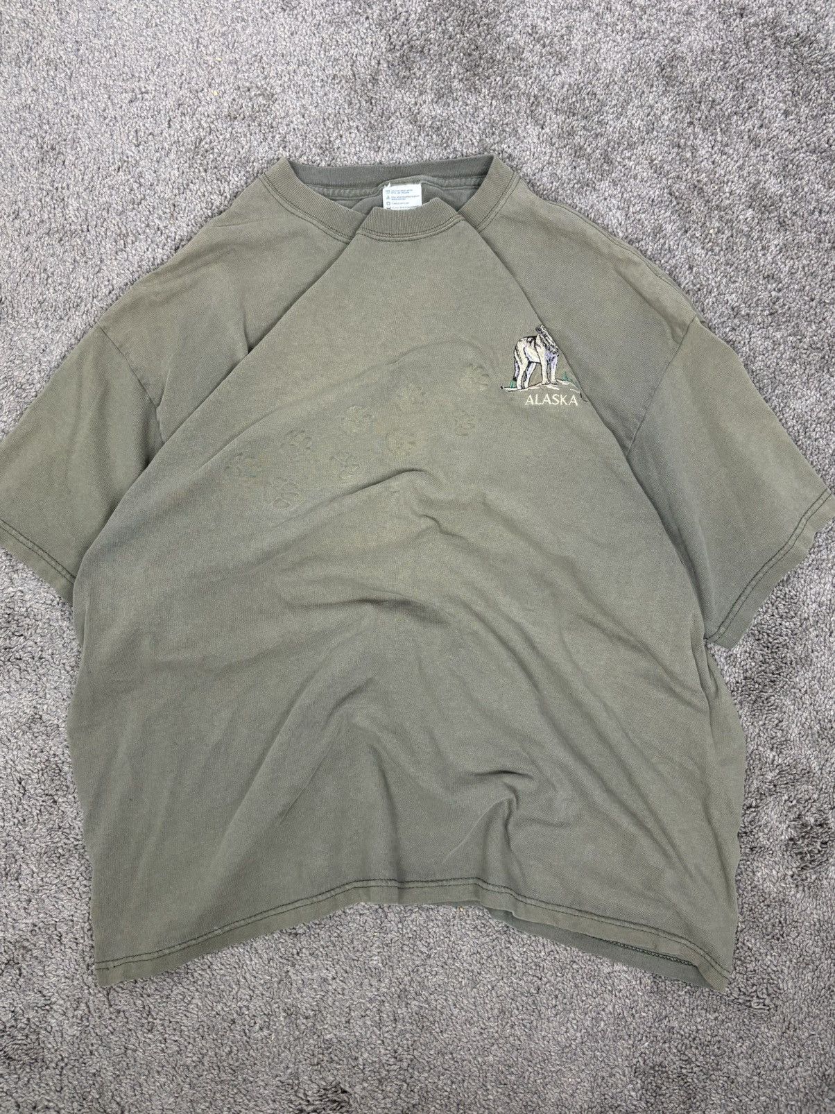 Vintage Vintage 90s green alaska tshirt Size US XL / EU 56 / 4 - 1 Thumbnail