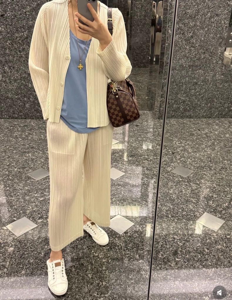 Issey Miyake Issey Miyake size:3 A beige ramie pleated V-neck cardigan Size M / US 6-8 / IT 42-44 - 6 Thumbnail