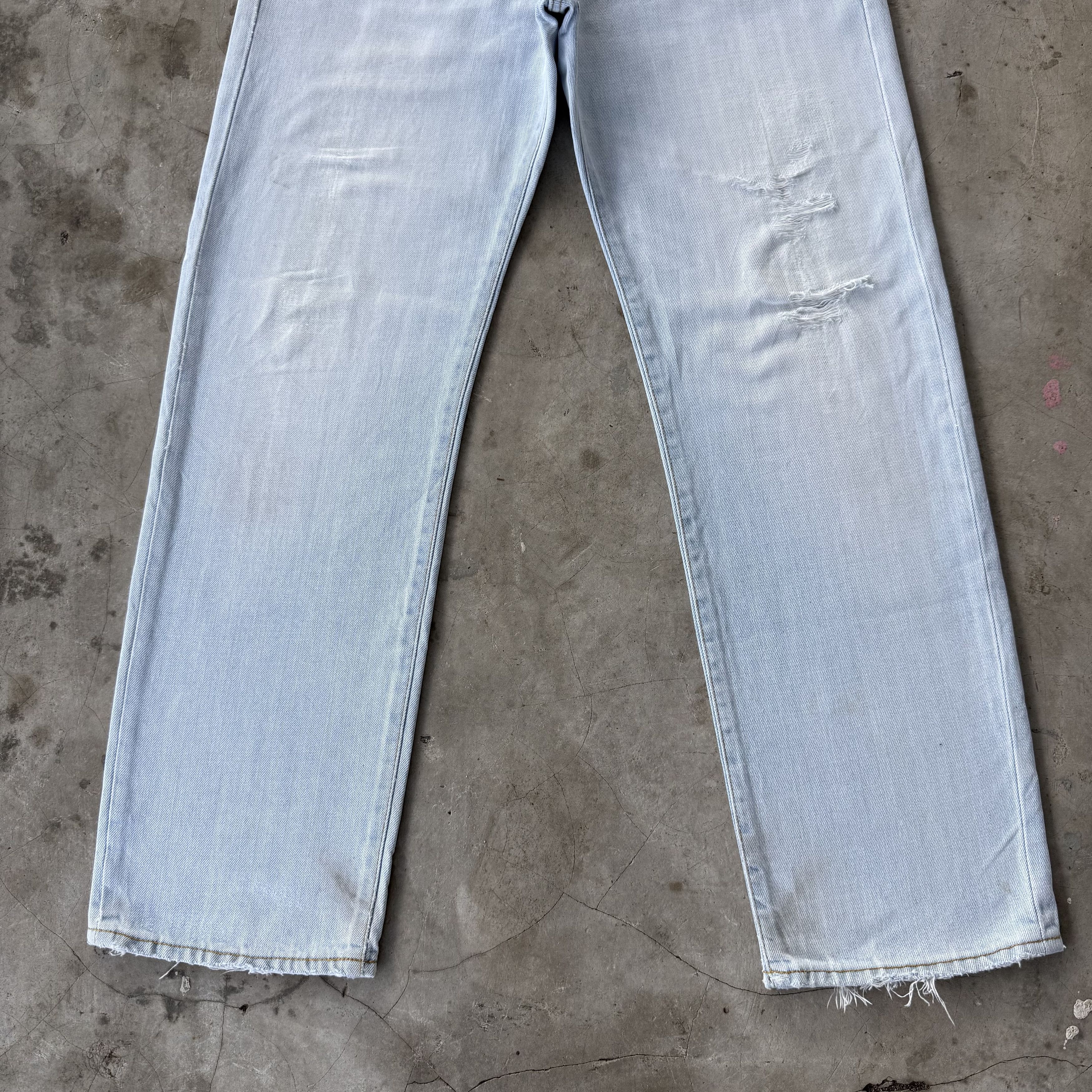 Japanese Brand W35x30 Vintage Japanese Light Wash Blue Ripped Denim Jean. Size US 35 - 4 Thumbnail