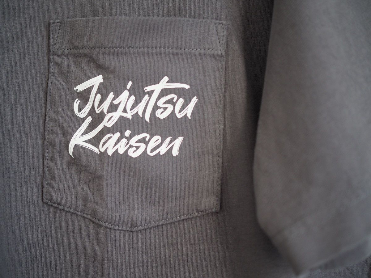 Uniqlo Jujutsu Kaisen Uniqlo anime satoru gojo T shirt large Size US L / EU 52-54 / 3 - 4 Thumbnail