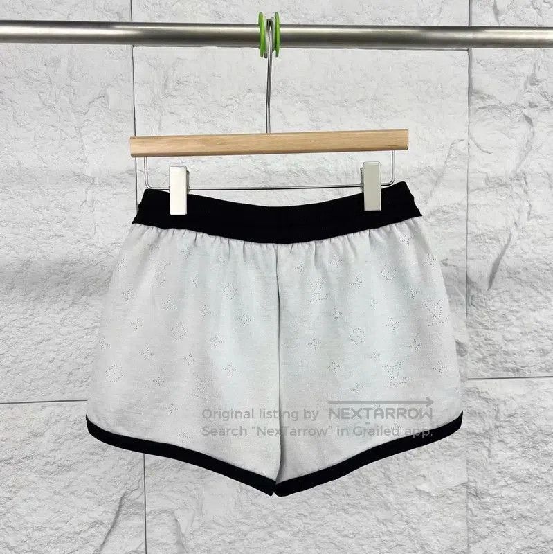 Louis Vuitton Louis Vuitton White Cotton Women's Shorts . Size 26" / US 2 / IT 38 - 2 Thumbnail