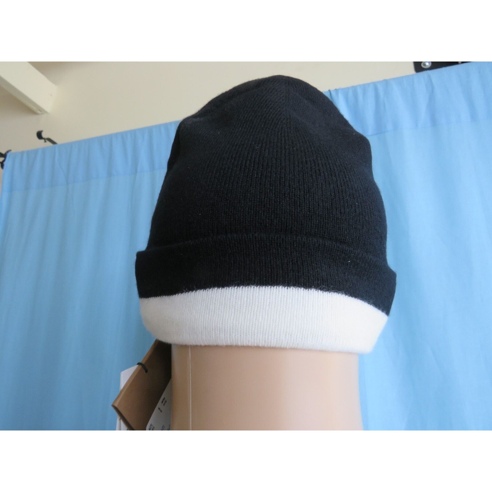 Burberry NEW BURBERRY CORE BLACK WHITE CASHMERE LOGO HAT ONE SIZE Size ONE SIZE - 2 Thumbnail