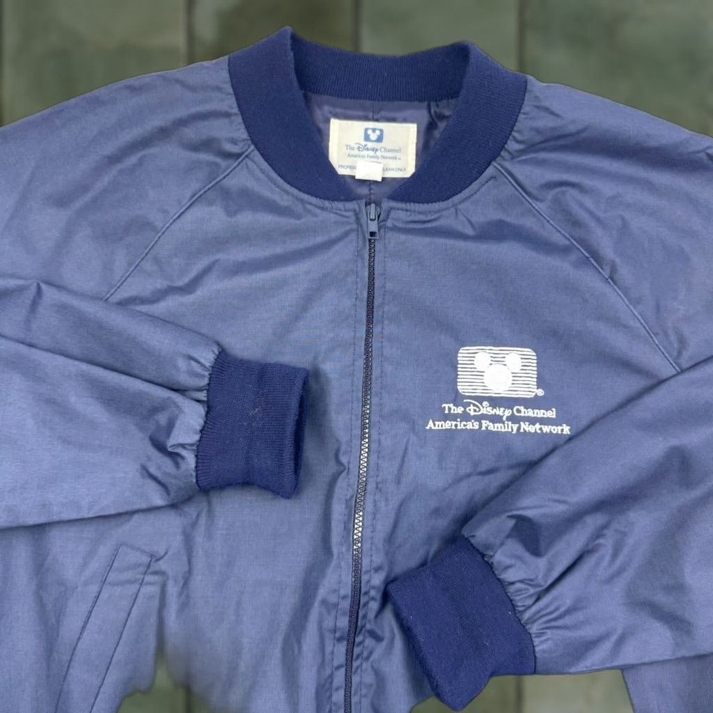 Disney VINTAGE Disney Windbreaker Jacket Men L Blue 80s Disney World Event 1980s Adults Mens Jacket Blue Disney Channel Windbreaker Size US L / EU 52-54 / 3 - 1 Thumbnail
