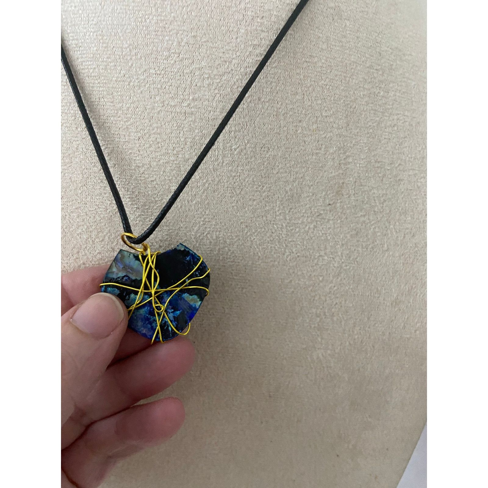 Handmade Blue shell pendant necklace Size ONE SIZE - 3 Thumbnail