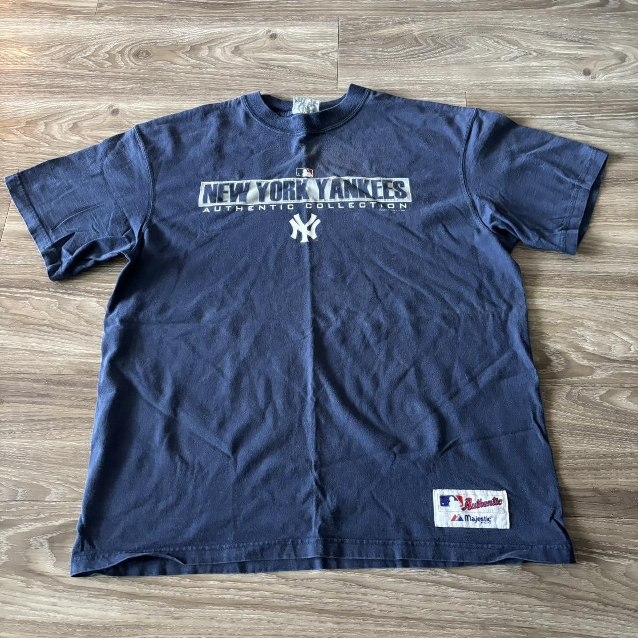 Vintage Crazy Vintage Y2K/2000s New York Yankees Navy Blue MLB Graphic Tee! Size XL Size US XL / EU 56 / 4 - 1 Thumbnail