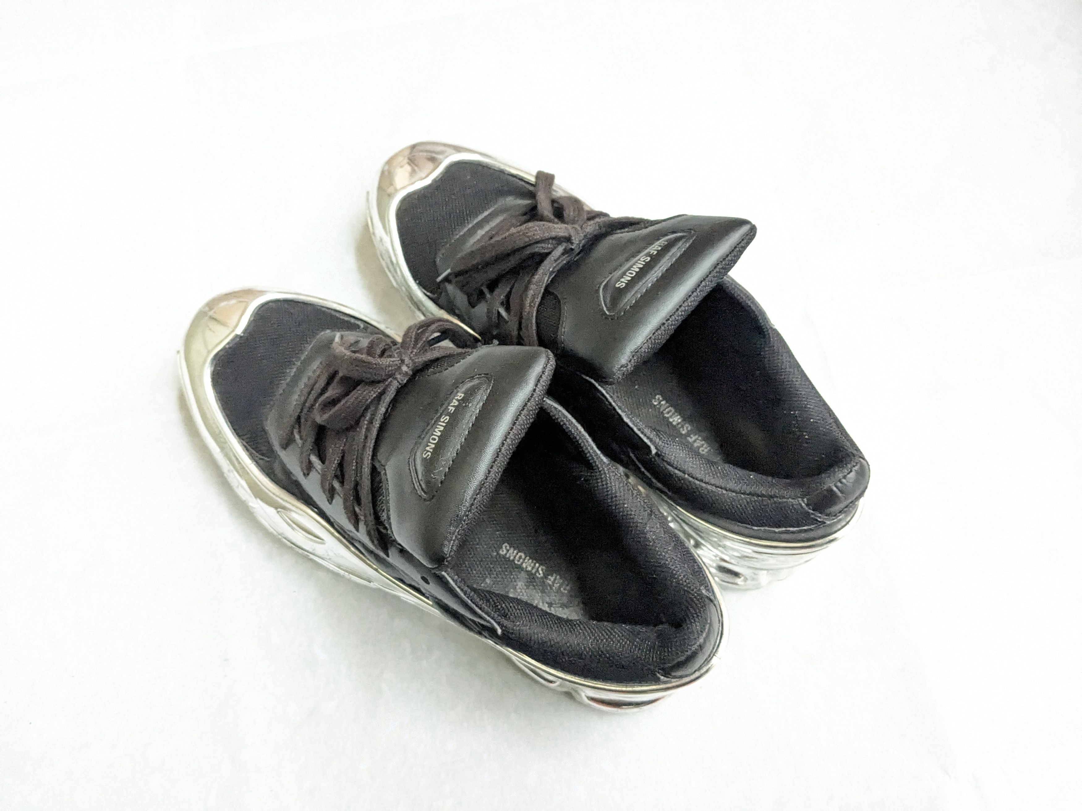 Raf Simons Adidas x Raf Simons Ozweego Mirrored Black Silver EE7944 Size US 8 / EU 41 - 17 Thumbnail