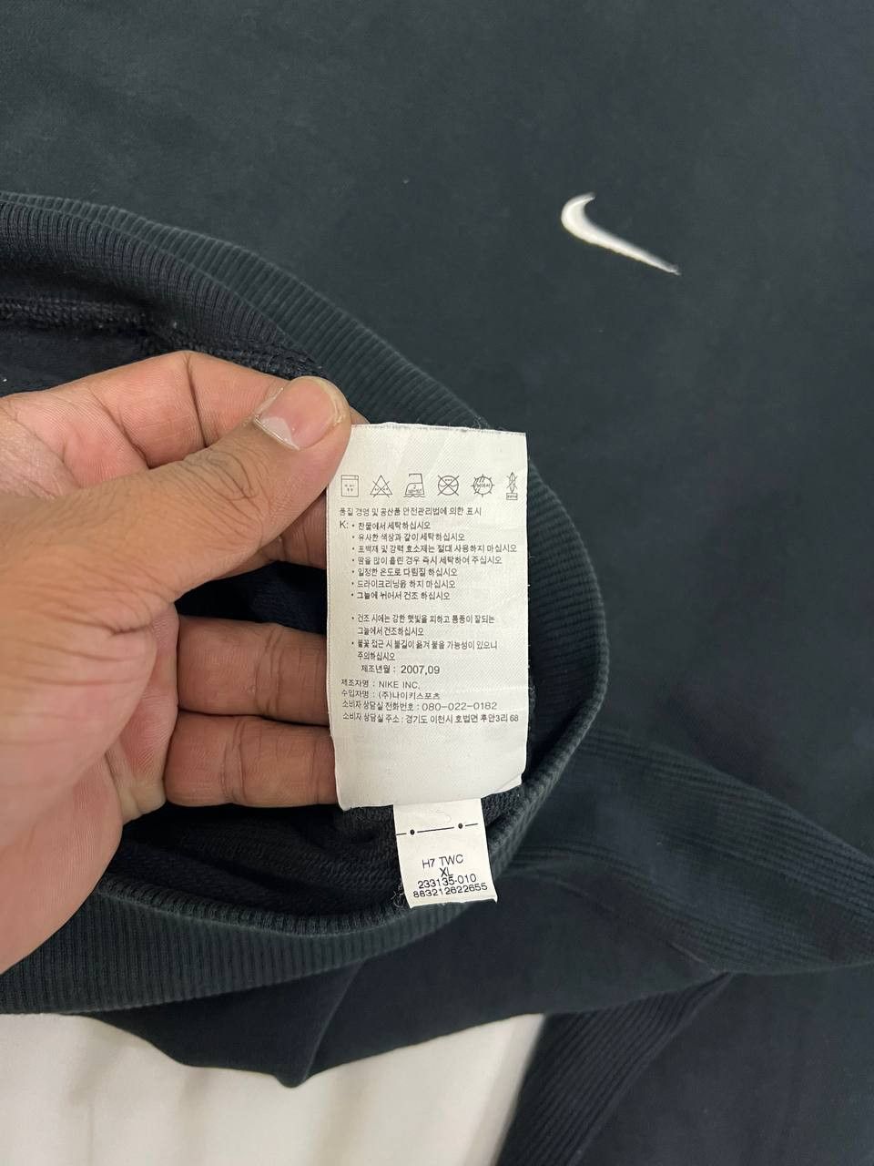 Nike × Vintage Vintage Y2K Nike Small Swoosh Hoodie Size US XL / EU 56 / 4 - 13 Thumbnail