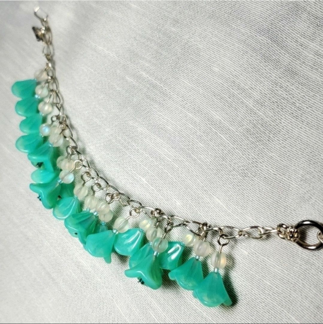 Handmade Charm Bracelet 6.5" Handmade Mint Phosphorus Green Flower Size ONE SIZE - 2 Thumbnail