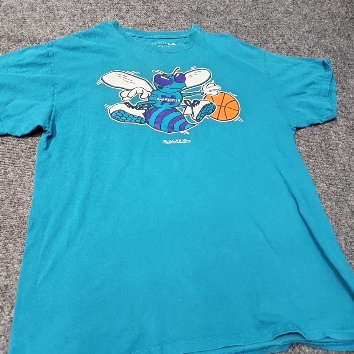Mitchell & Ness Mitchell & Ness Charlotte Hornets T-Shirt Men Large Teal Retro Logo Graphic Print Short Sleeve Crew Neck Cotton Shirt Nike Size US L / EU 52-54 / 3 - 3 Thumbnail