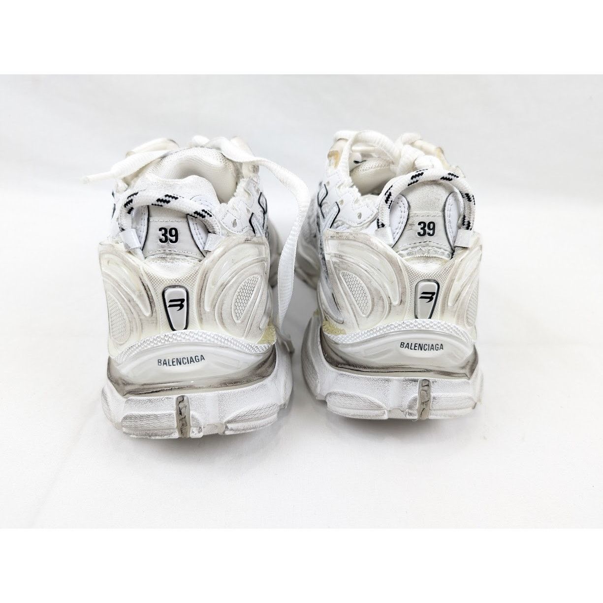 Balenciaga o1rshd1 Monocolor Runner Sneakers in White Size US 6 / EU 39 - 18 Thumbnail