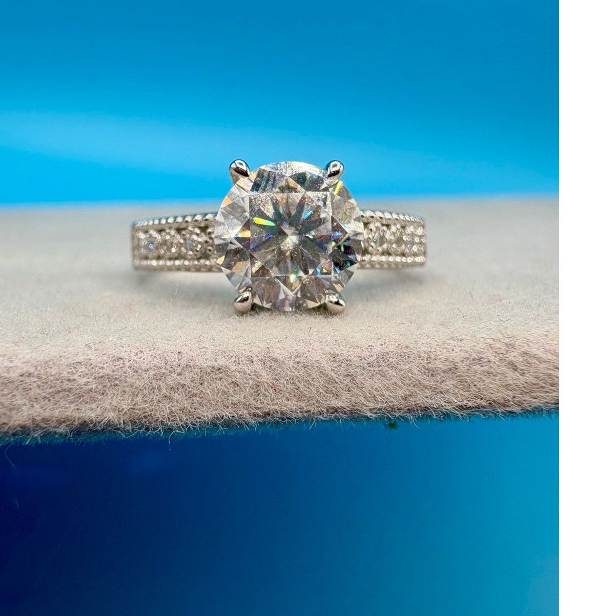Jewelry Stunning 2CTW Moissanite D/VVS1 in AU750 (75% White Gold) Size ONE SIZE - 8 Thumbnail