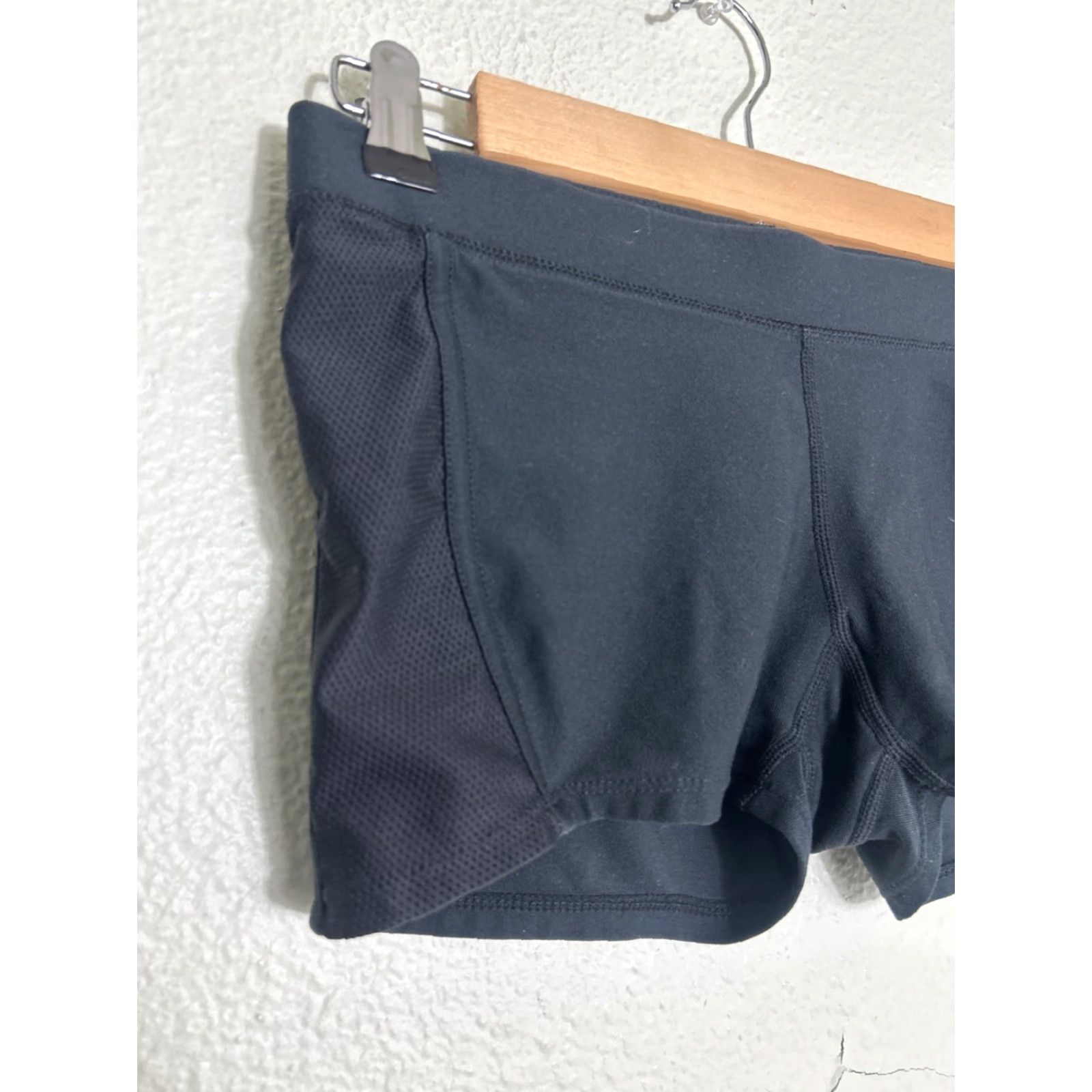 Nike Nike Women's XS Tempo 2" Running Yoga Tennis Workout Gym Shorts Black 519835 Size 26" / US 2 / IT 38 - 2 Thumbnail