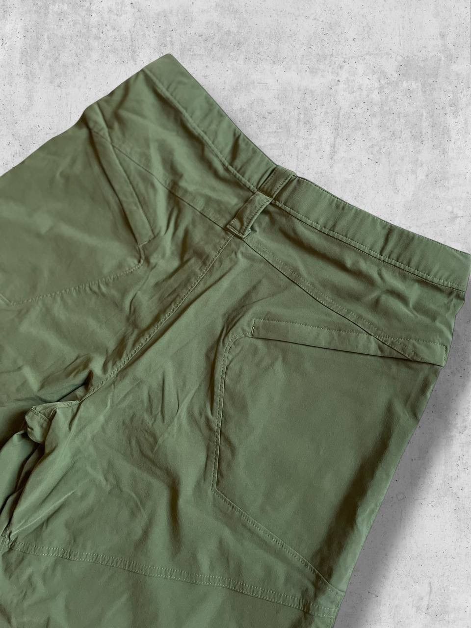 Nike Nike ACG Military Bermuda Long Shorts Big Logo Nylon baggy Size US 34 / EU 50 - 9 Thumbnail
