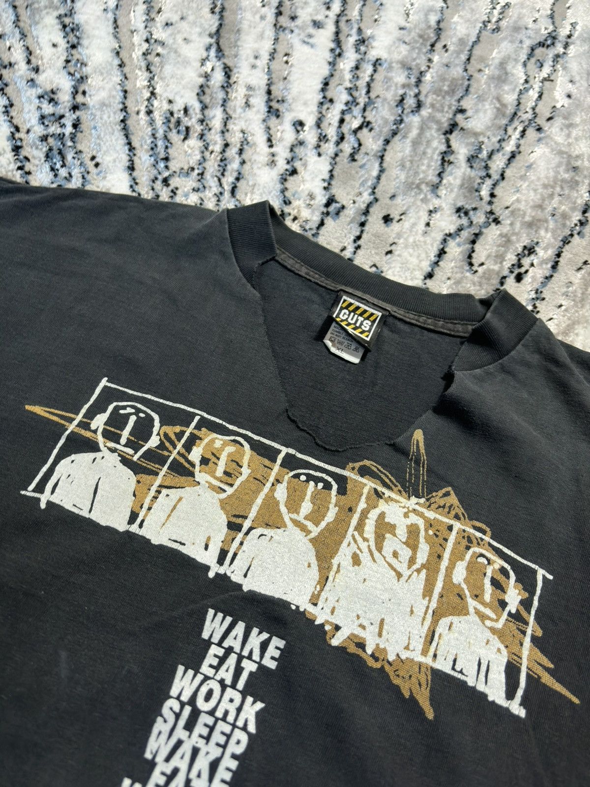 Band Tees × Vintage Vintage distressed single stitch t shirt wake eat work 90s Size US XL / EU 56 / 4 - 2 Thumbnail