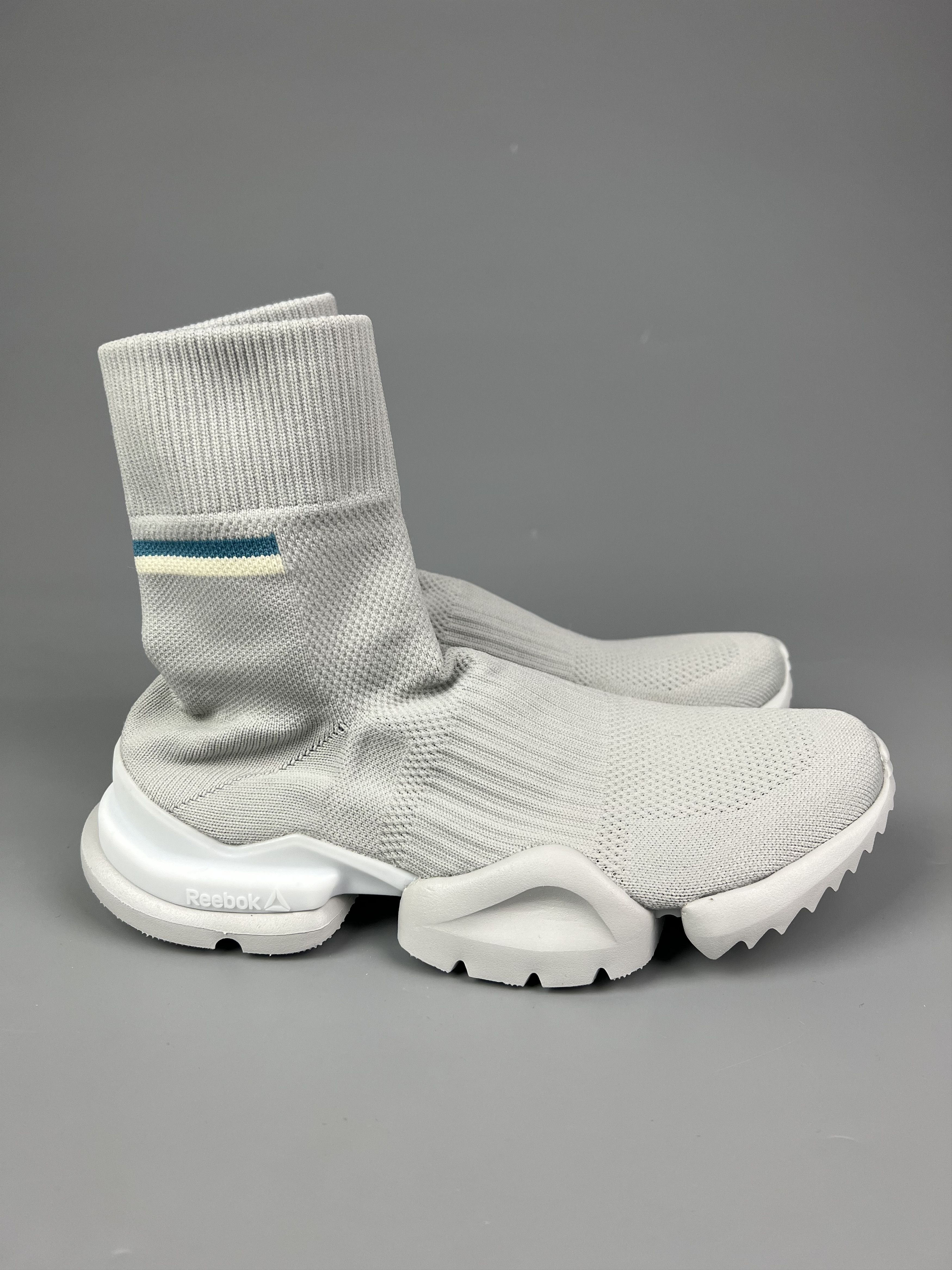 Reebok Reebok Sock Run R Gray Sneaker Trainers Women's Size US6 UK5 Size US 7 / IT 37 - 1 Thumbnail