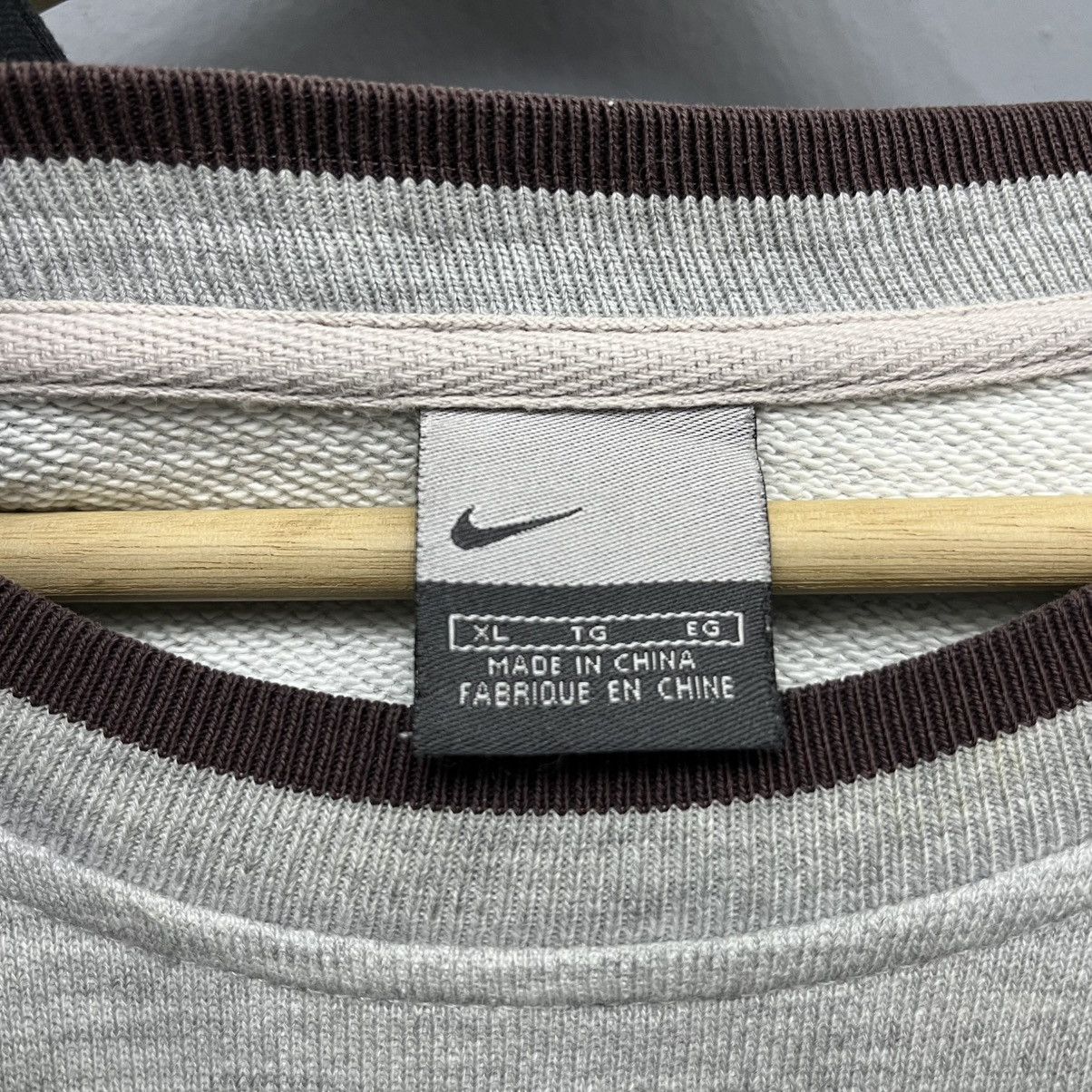 Nike Vintage Nike Small Swoosh Sweatshirt Size US L / EU 52-54 / 3 - 6 Thumbnail