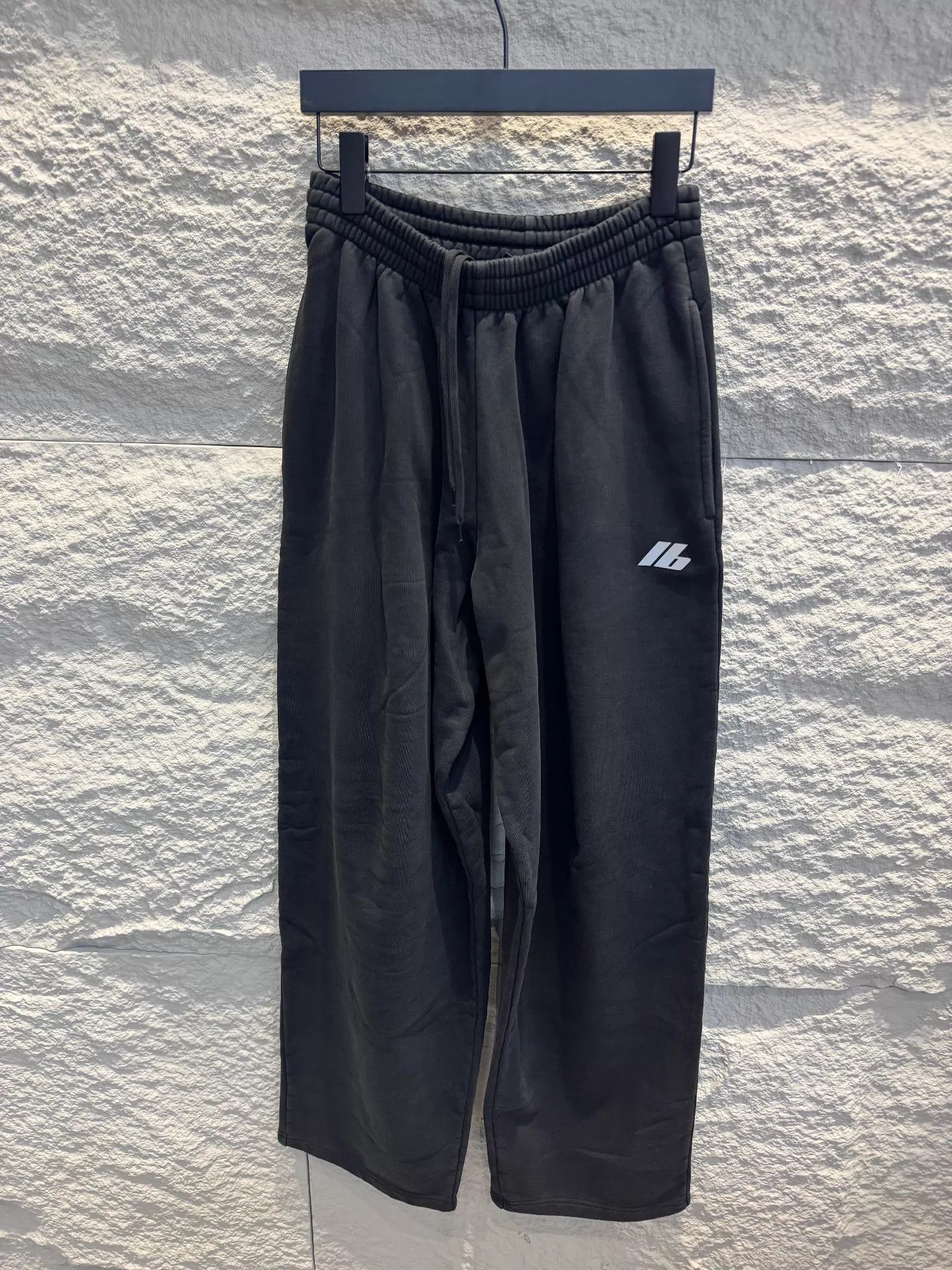 Balenciaga Balenciaga 24FW Refl Logo Straight Leg Sweatpants Black XXS Size US 26 / EU 42 - 1 Thumbnail