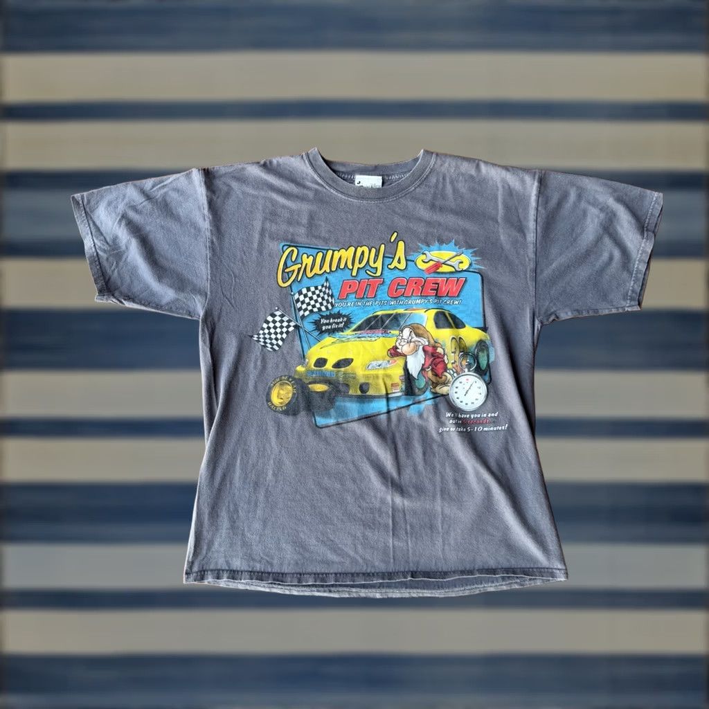 Disney VINTAGE Grumpys Pit Crew T-Shirt XL Gray Disney World Racing Dwarfs Shirt Mens 90s Y2K Disney Size US XL / EU 56 / 4 - 1 Thumbnail