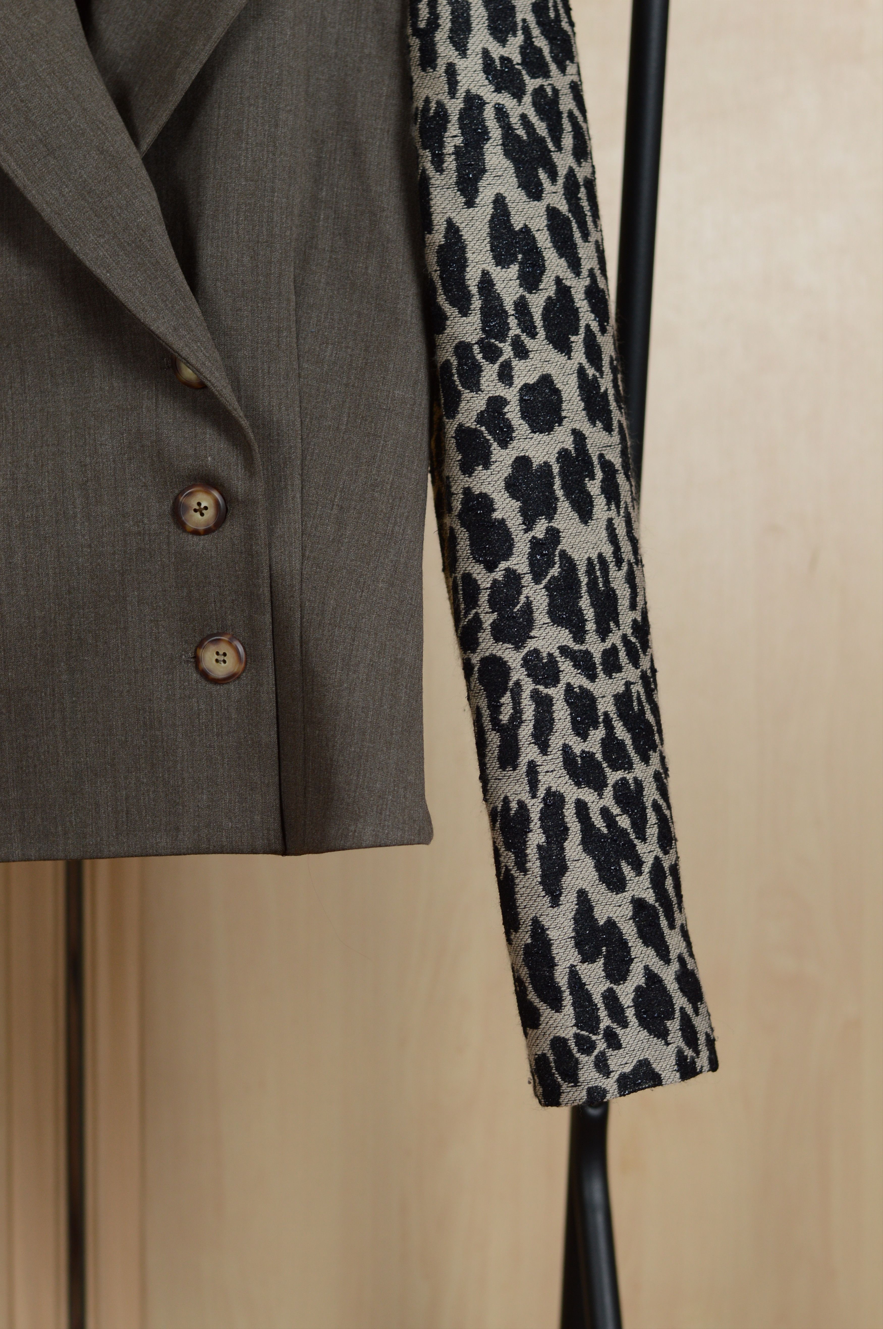 Designer × Vintage Vintage Ozbek Blazer Leopard Sleeves Made in Italy Size M / US 6-8 / IT 42-44 - 3 Thumbnail
