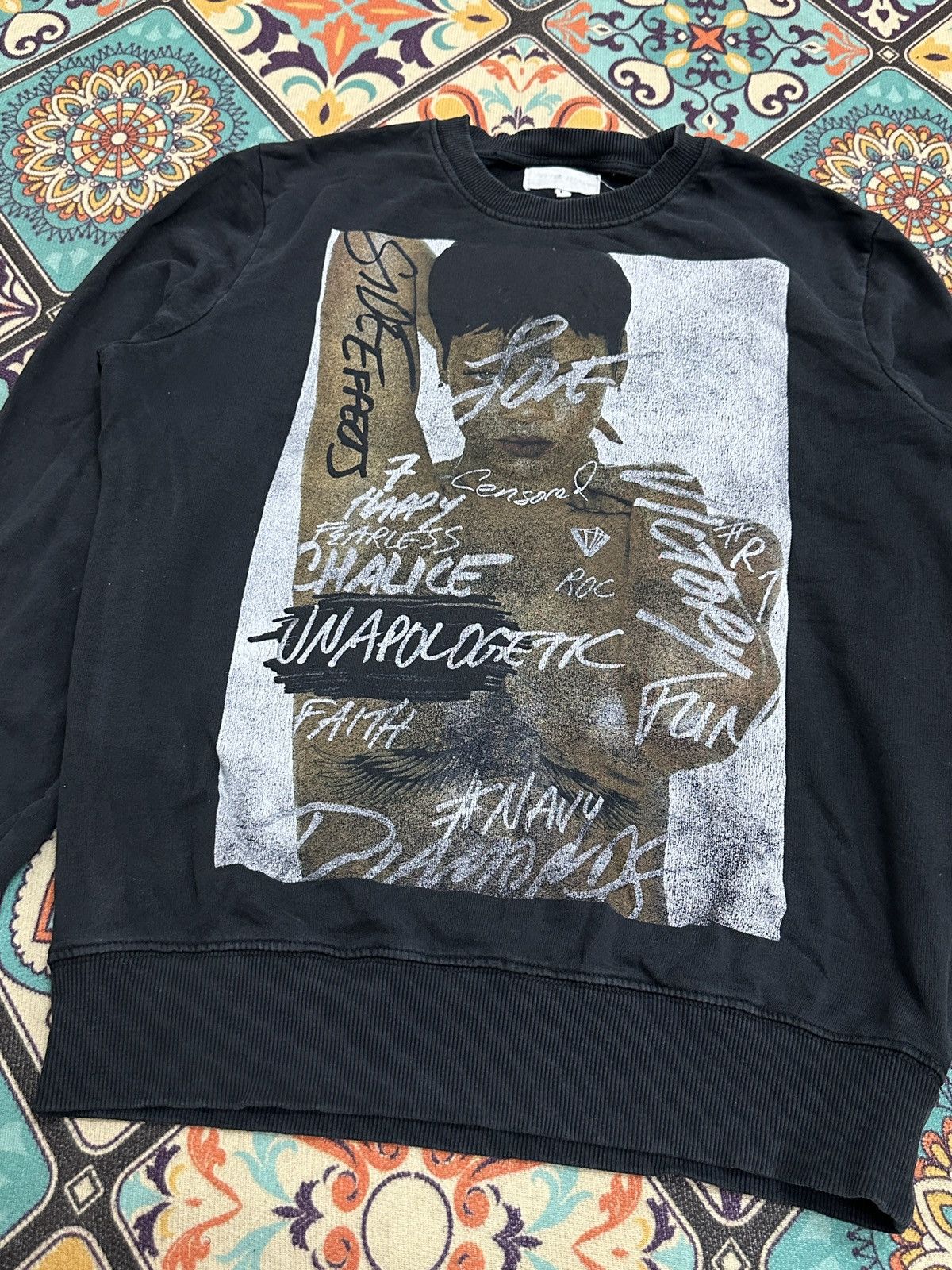 Band Tees Official Rare 2012 Rihanna Unapologetic Hoodie Size US L / EU 52-54 / 3 - 2 Thumbnail