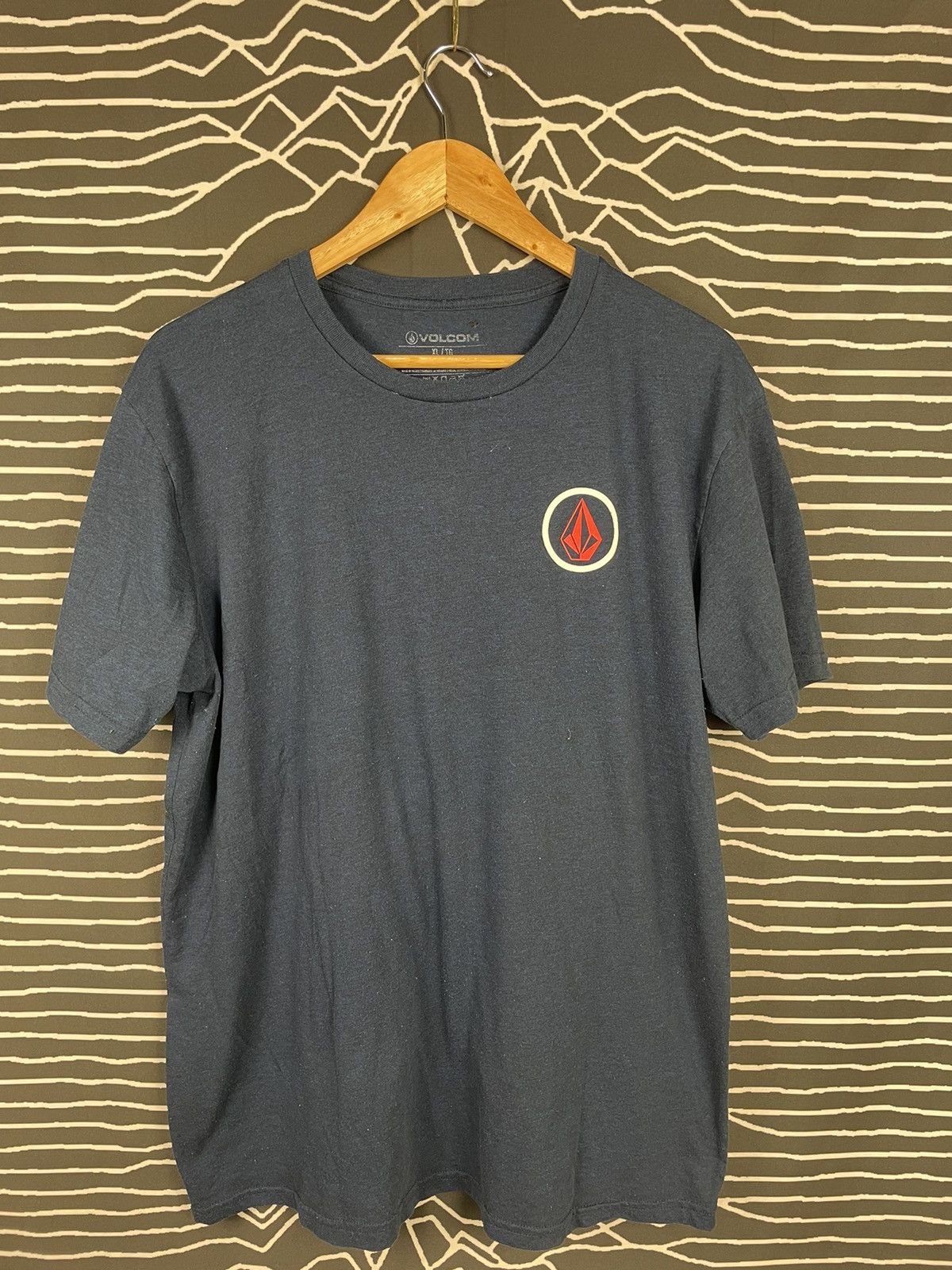 Vintage × Volcom Volcom Backhit Logo Tee Size US XL / EU 56 / 4 - 2 Thumbnail