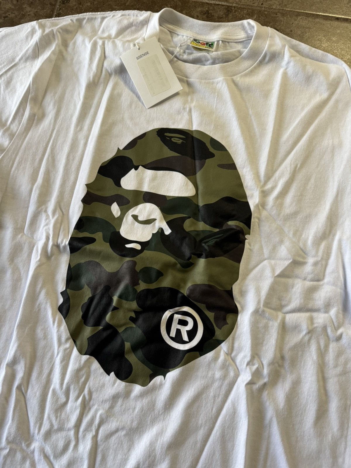 Bape BAPE 1ST Camo Big Ape Head Tee White Size US XXL / EU 58 / 5 - 2 Thumbnail