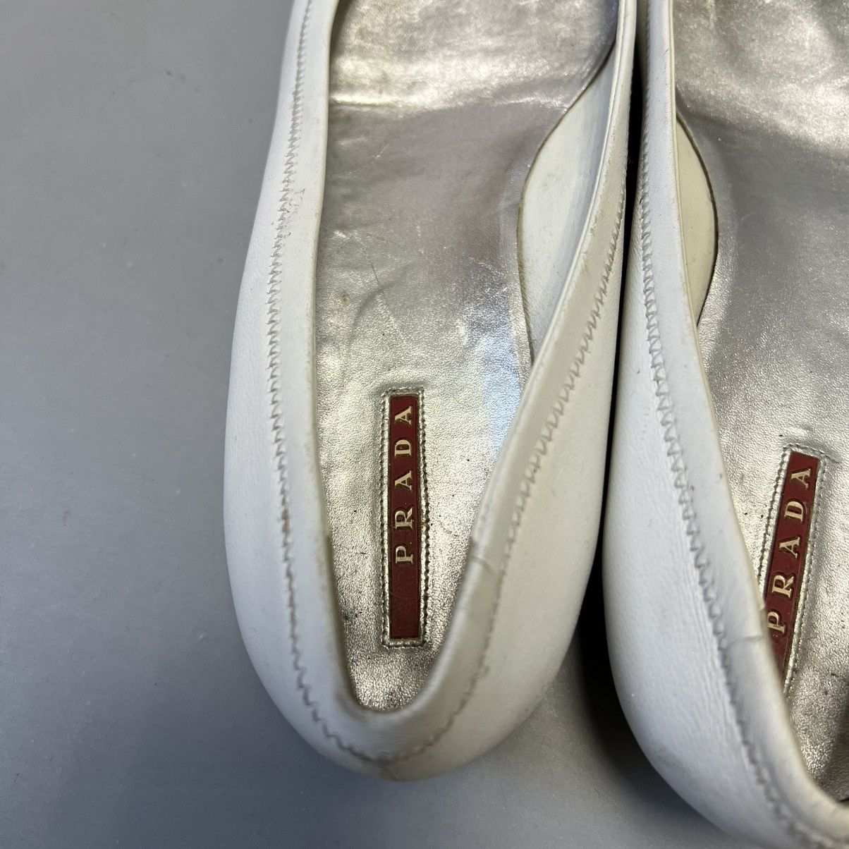 Prada Prada White Leather Bow Ballet Flats Vintage Size US 7 / IT 37 - 6 Thumbnail