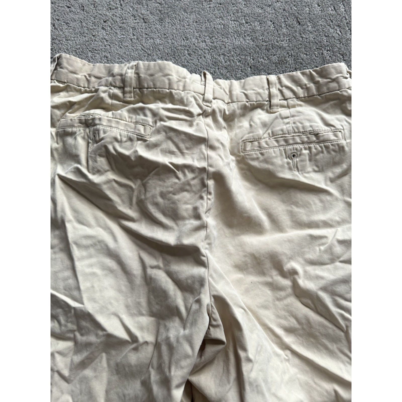 Lands' End Lands' End Chino Shorts Mens 34 Flat Front 9" Inseam Beige Cotton Twill Pockets Regular Rise 34 Waist Mens Body (N/A not used) Size US 34 / EU 50 - 4 Thumbnail