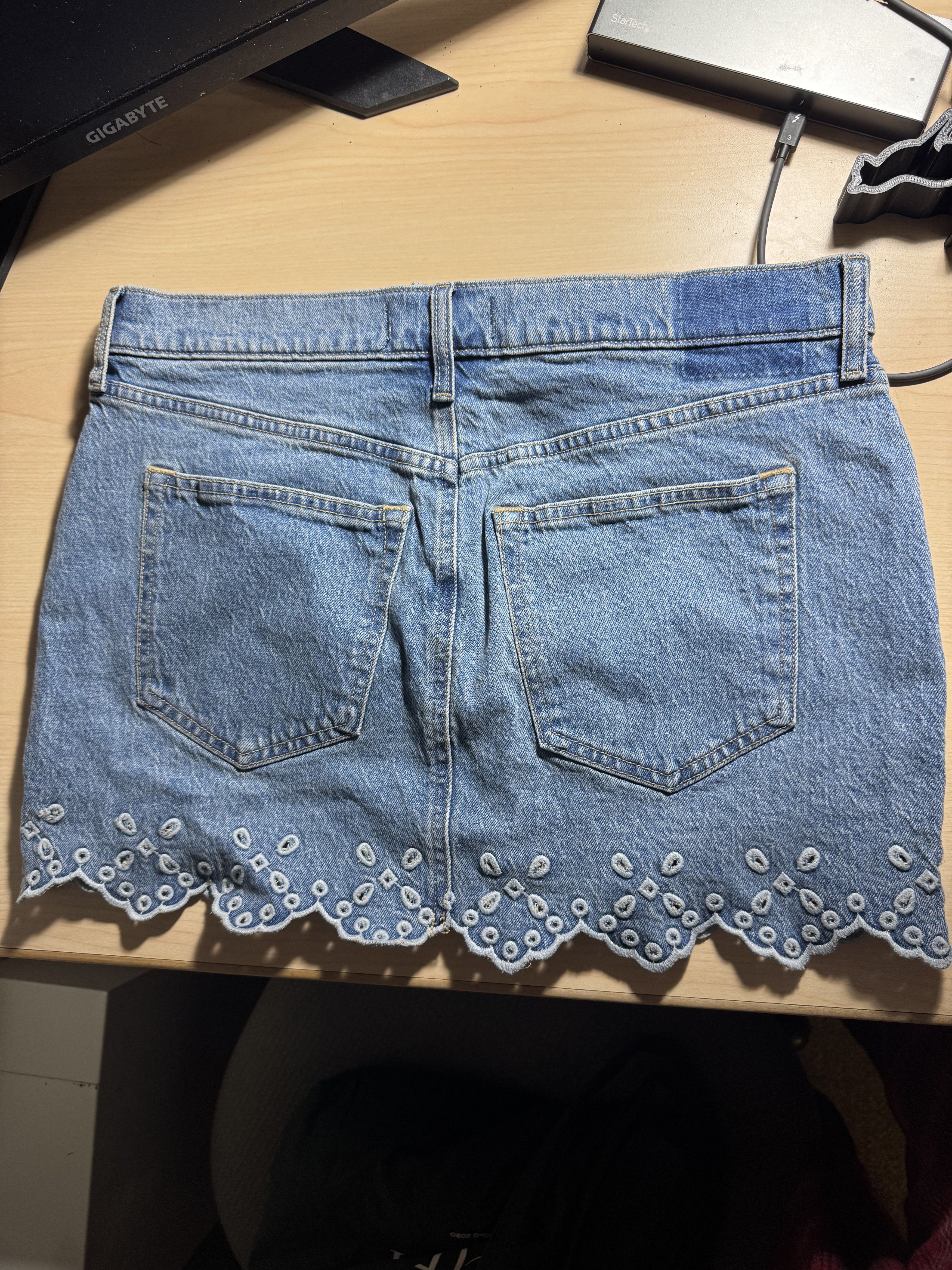 Abercrombie & Fitch Mid-rise denim mini skirt Size 30" / US 8 / IT 44 - 2 Thumbnail