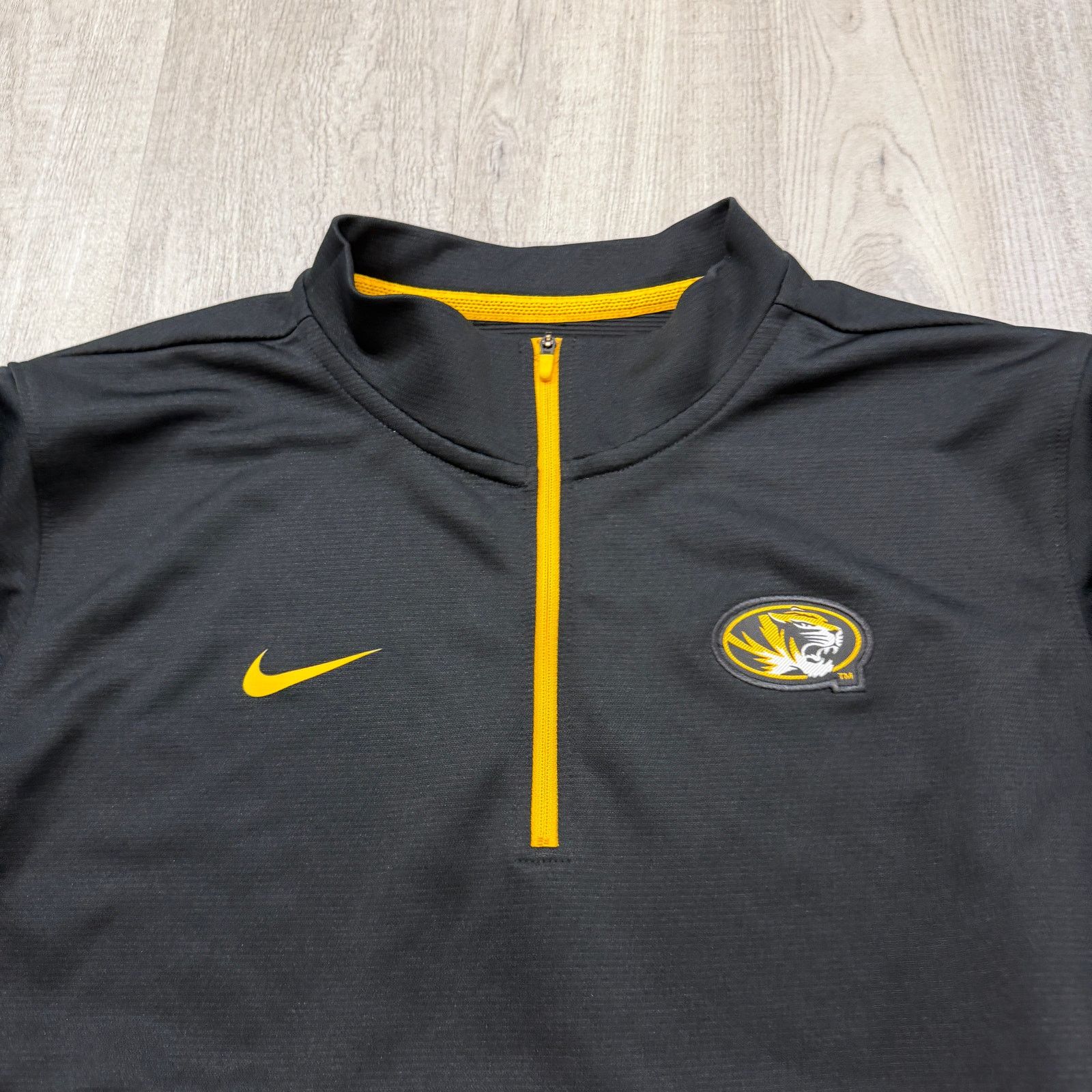 Nike Nike Missouri Tigers 1/4 Zip Pullover Mens Large Gray Yellow Size US L / EU 52-54 / 3 - 3 Thumbnail