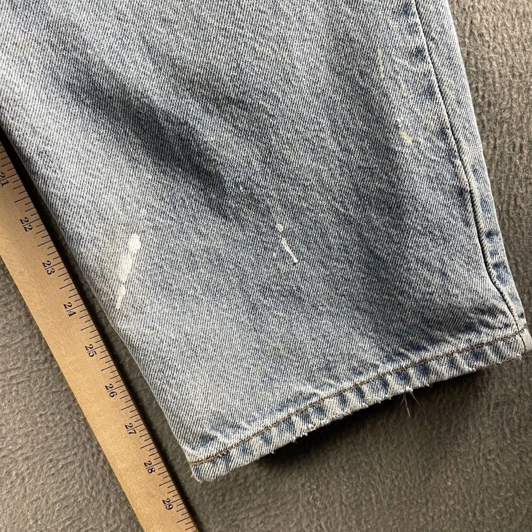 Levi's Levi's 550 Jeans Mens 38x30 Light Wash Distressed Jeans 550 Relaxed Regular 90s Grunge USA Boys? Size US 38 / EU 54 - 7 Thumbnail