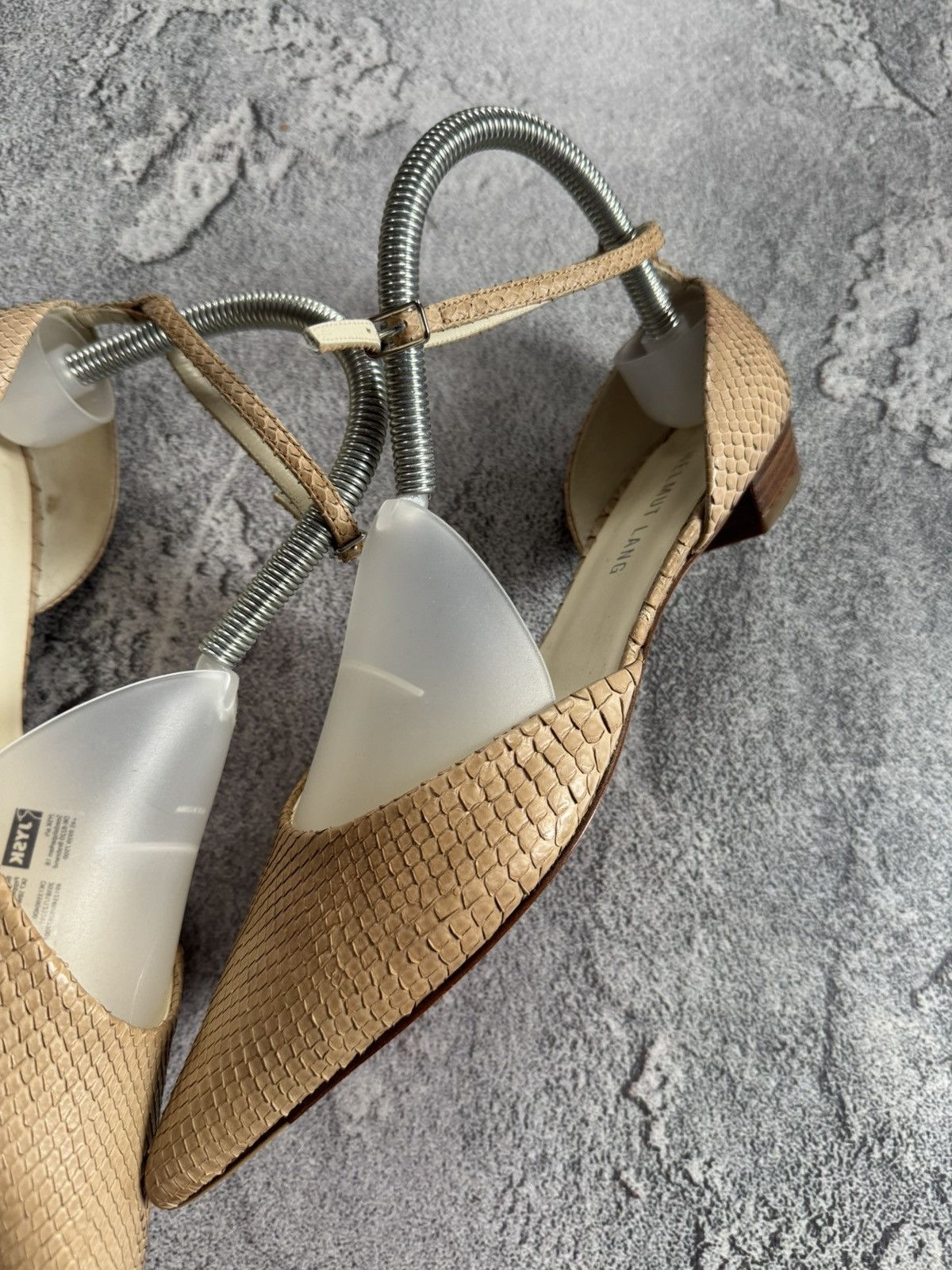 Helmut Lang Helmut Lang 35.5 textured leather pointed toe heels 👠- tan Size US 5.5 / IT 35.5 - 6 Thumbnail