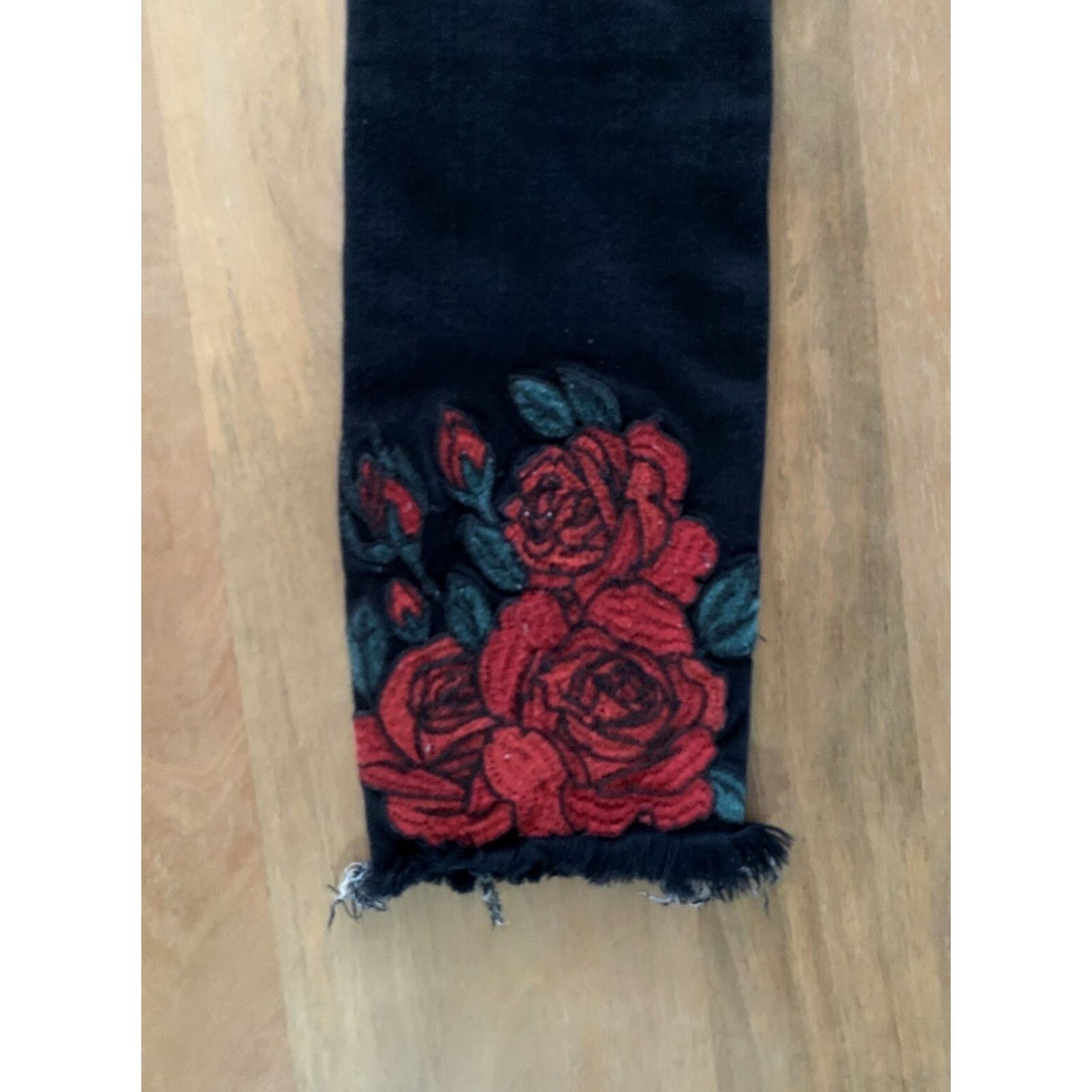 Vintage VINTAGE Flying Monkey Rose Embroidered Jeans Women’s 25x25 Black Floral Skinny Low Rise Size 42" / US 20 - 2 Thumbnail