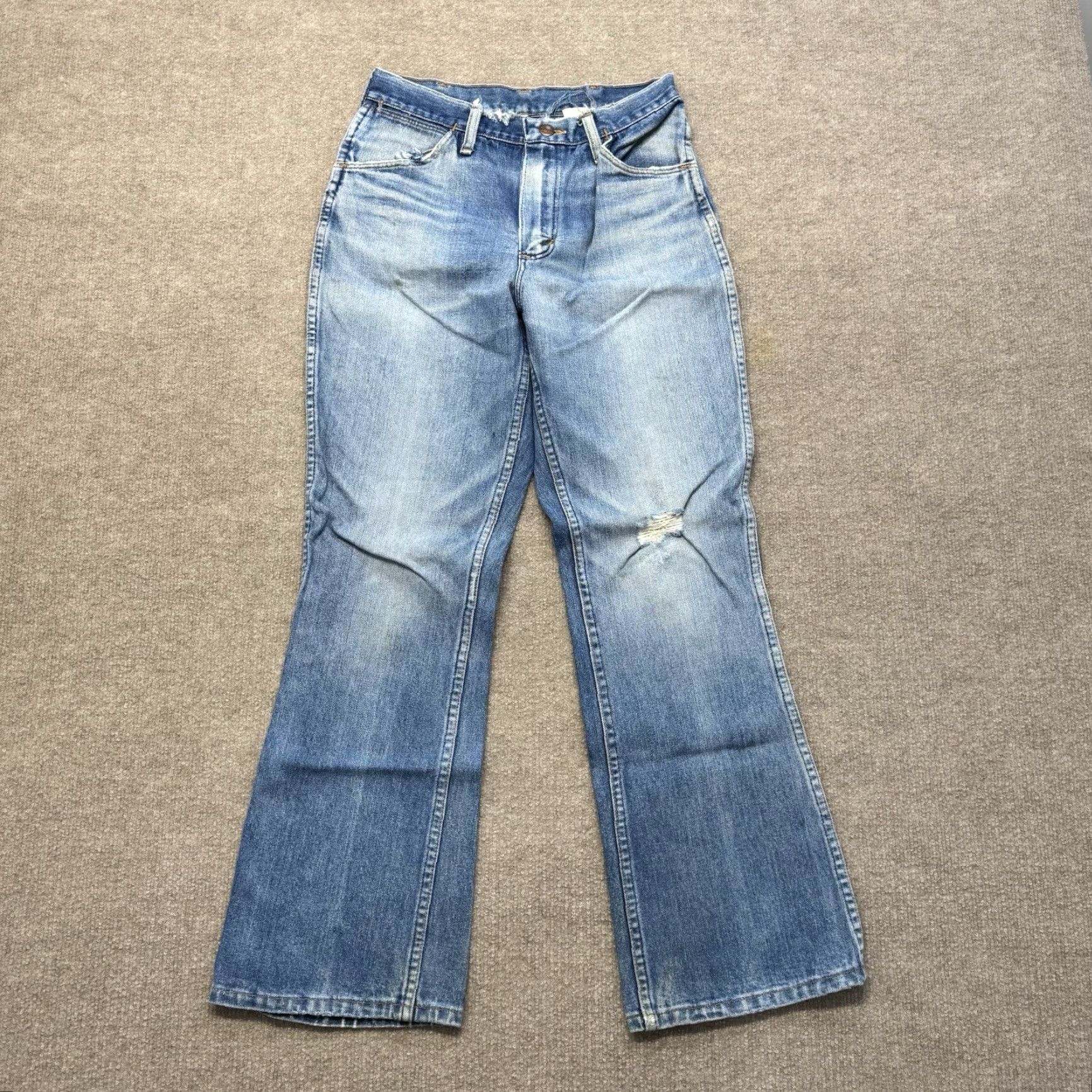 Wrangler VINTAGE Wrangler Jeans Mens 26x29 Denim USA Made Bell Bottom Flared 70s Distressed Pockets Wrangler Retro 945 Jeans Mens Jeans Blue 26x29 Size US 26 / EU 42 - 2 Thumbnail