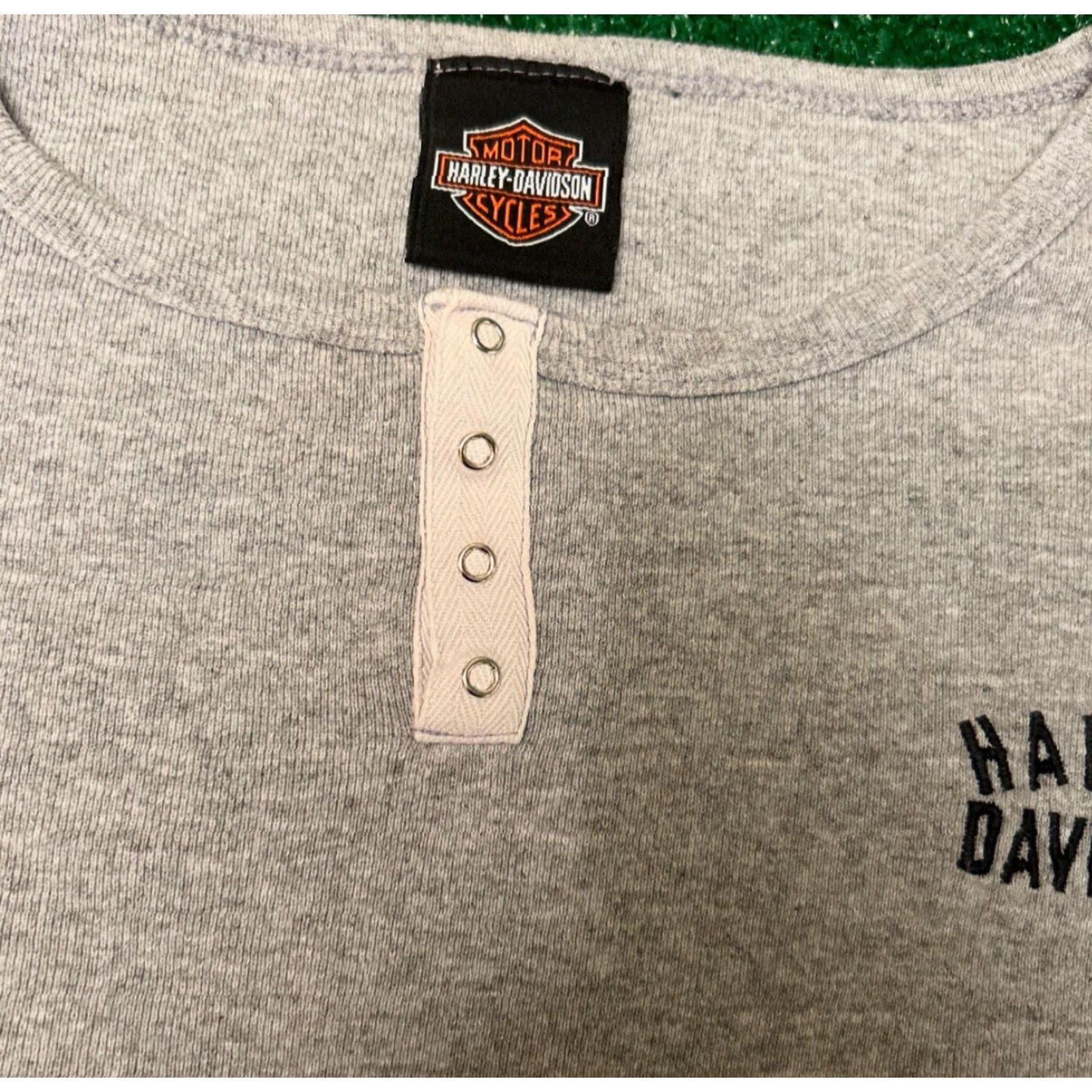 Harley Davidson VINTAGE Harley-Davidson Logo Henley Long Sleeve Shirt Womens L California 90s Grunge Biker Motorcycle Punk Y2K Thermal Embroidered Gray Size L / US 10 / IT 46 - 3 Thumbnail