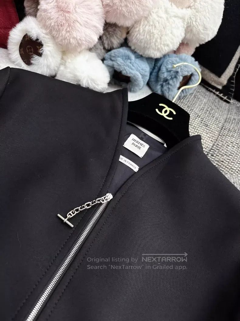 Hermes Hermes Black Cashmere V-neck Silver Buckle Jacket Size XS / US 0-2 / IT 36-38 - 4 Thumbnail