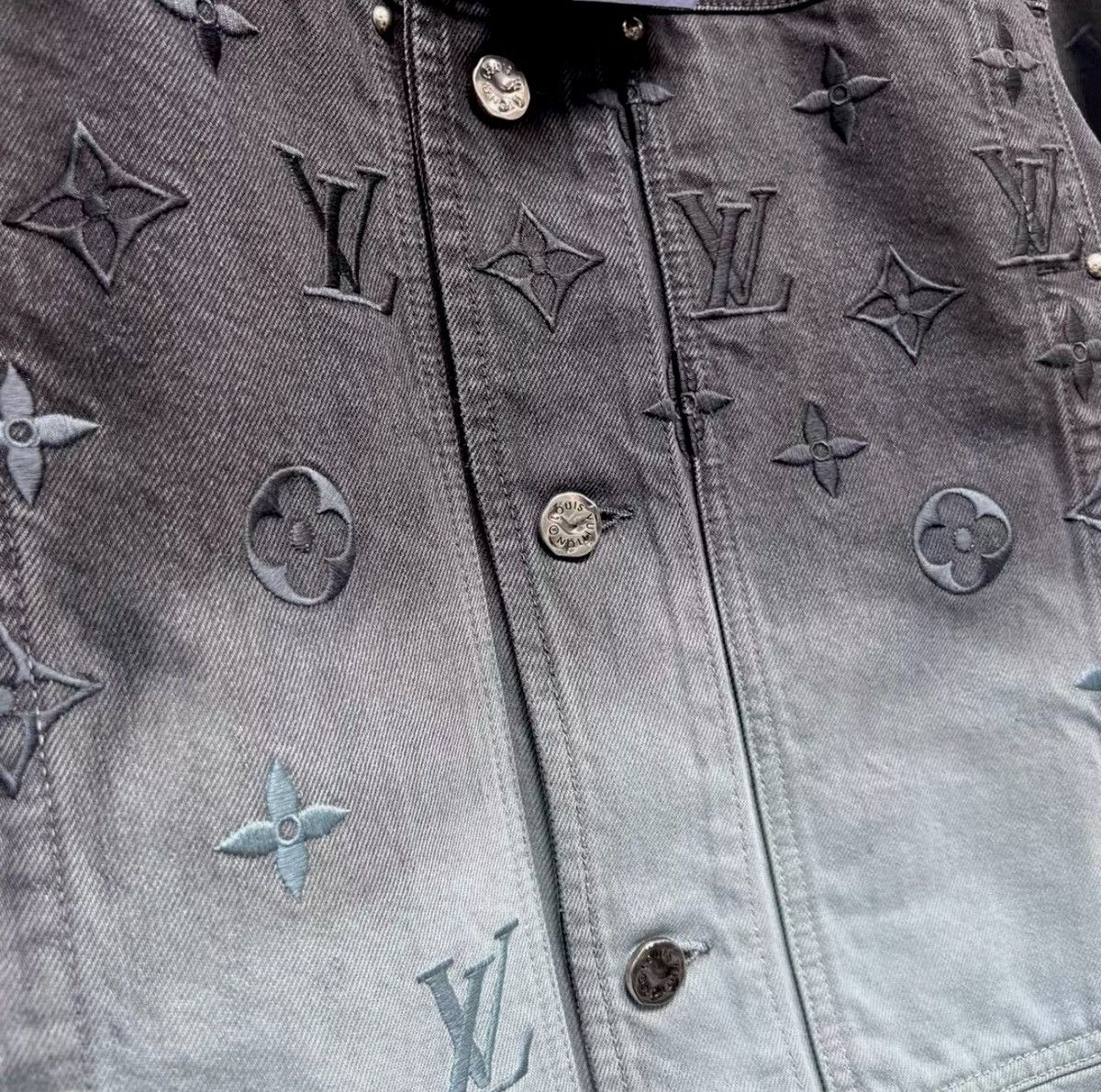 Louis Vuitton Louis Vuitton 60 Gradient Denim Jacket Embroidered Monogram Size US XXL / EU 58 / 5 - 3 Thumbnail