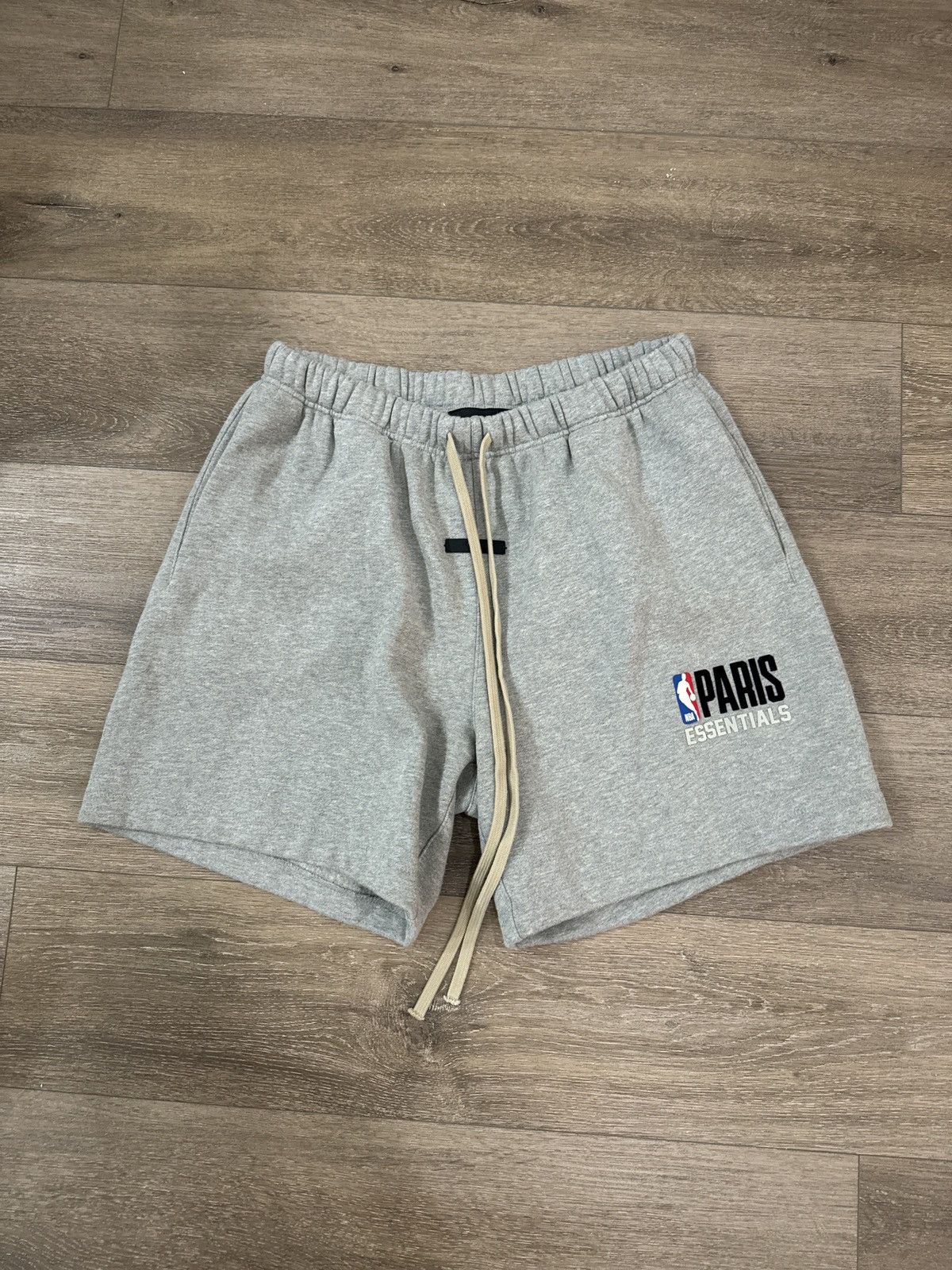 Essentials × NBA Fear of God Essentials NBA Paris Sweatshorts Size US 32 / EU 48 - 1 Thumbnail